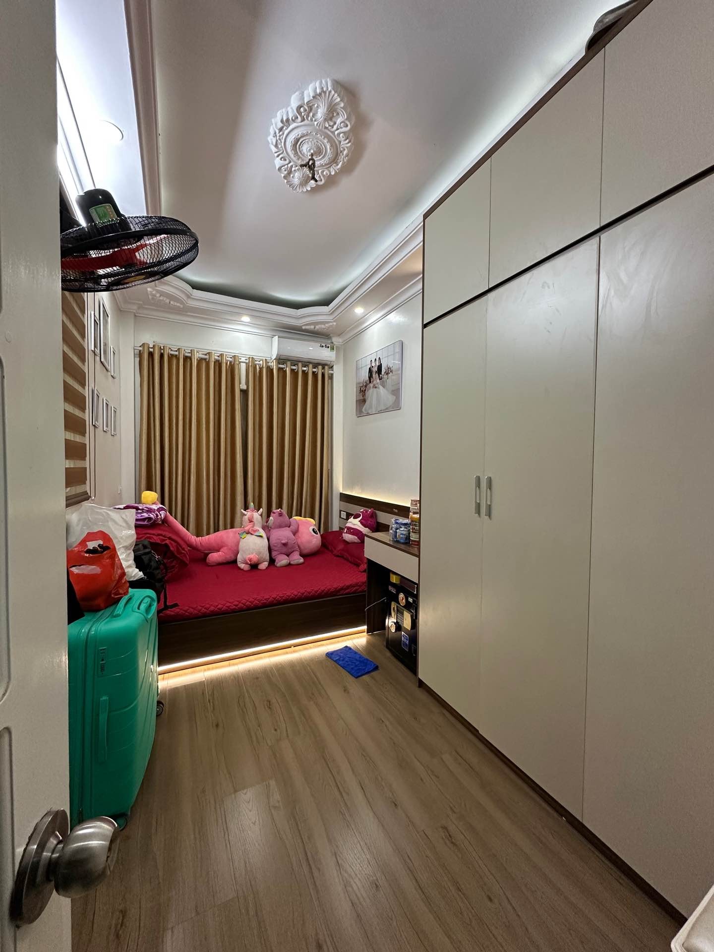 Bán nhà Hoàng Mai - diện tích 26m2 4 tầng - Lô góc ngõ thông ô tô tải qua - giá 9,9 tỷ