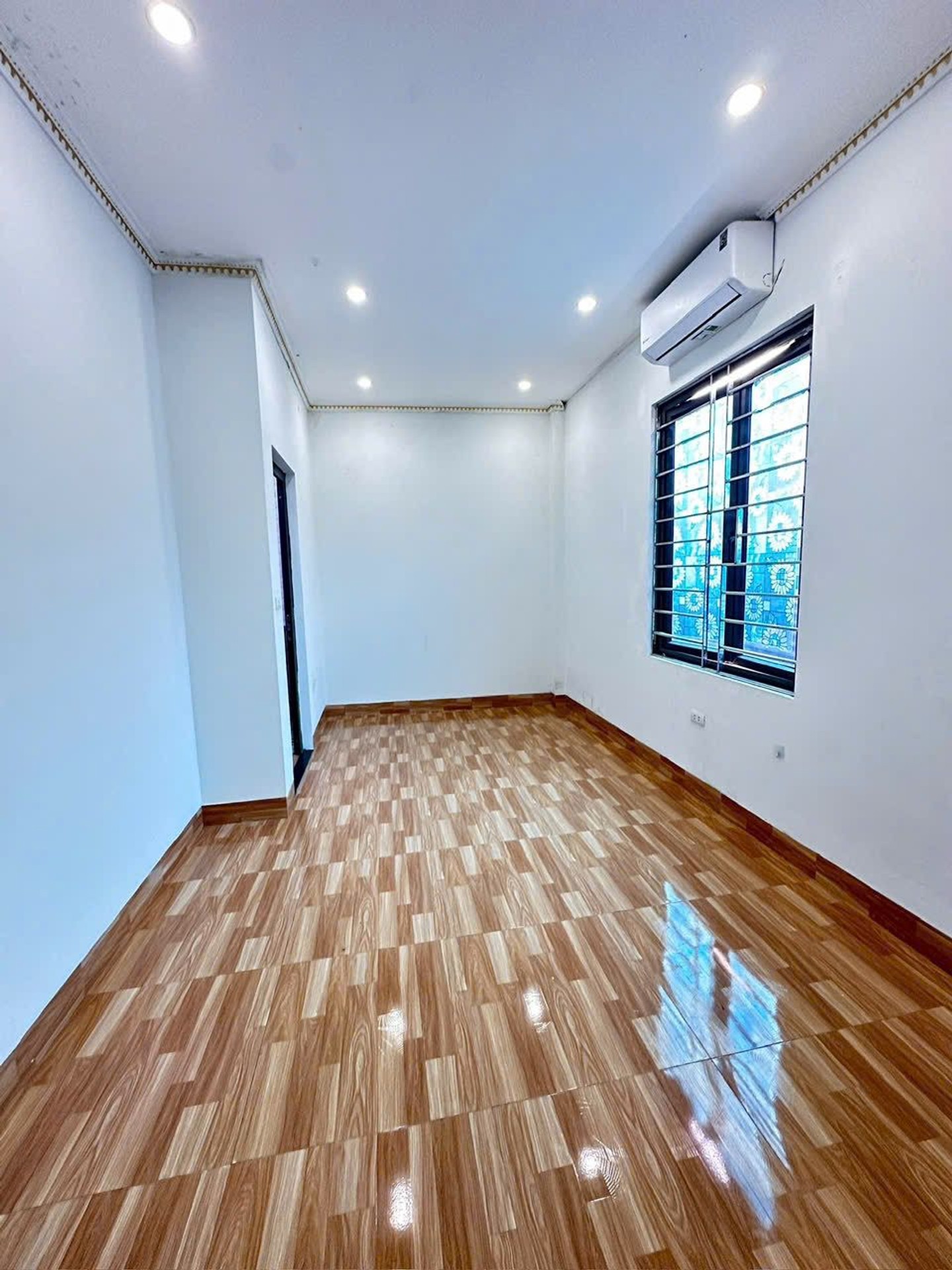 Bán nhà Đông Thiên - diện tích 45m2 3 tầng - Lô góc thoáng sáng - giá 2,95 tỷ