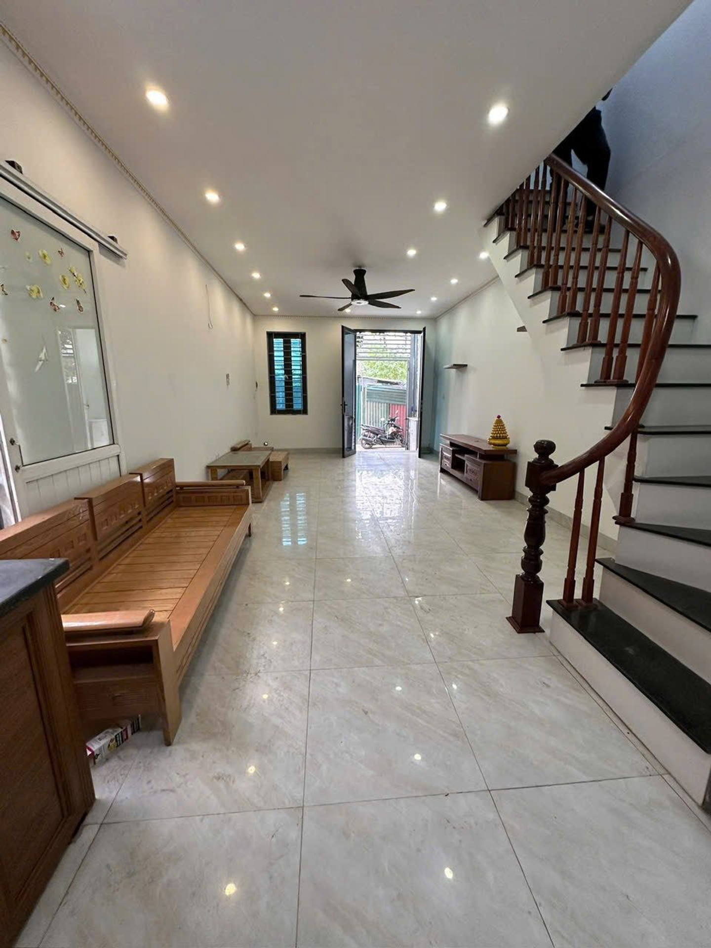 Bán nhà Đông Thiên - diện tích 45m2 3 tầng - Lô góc thoáng sáng - giá 2,95 tỷ