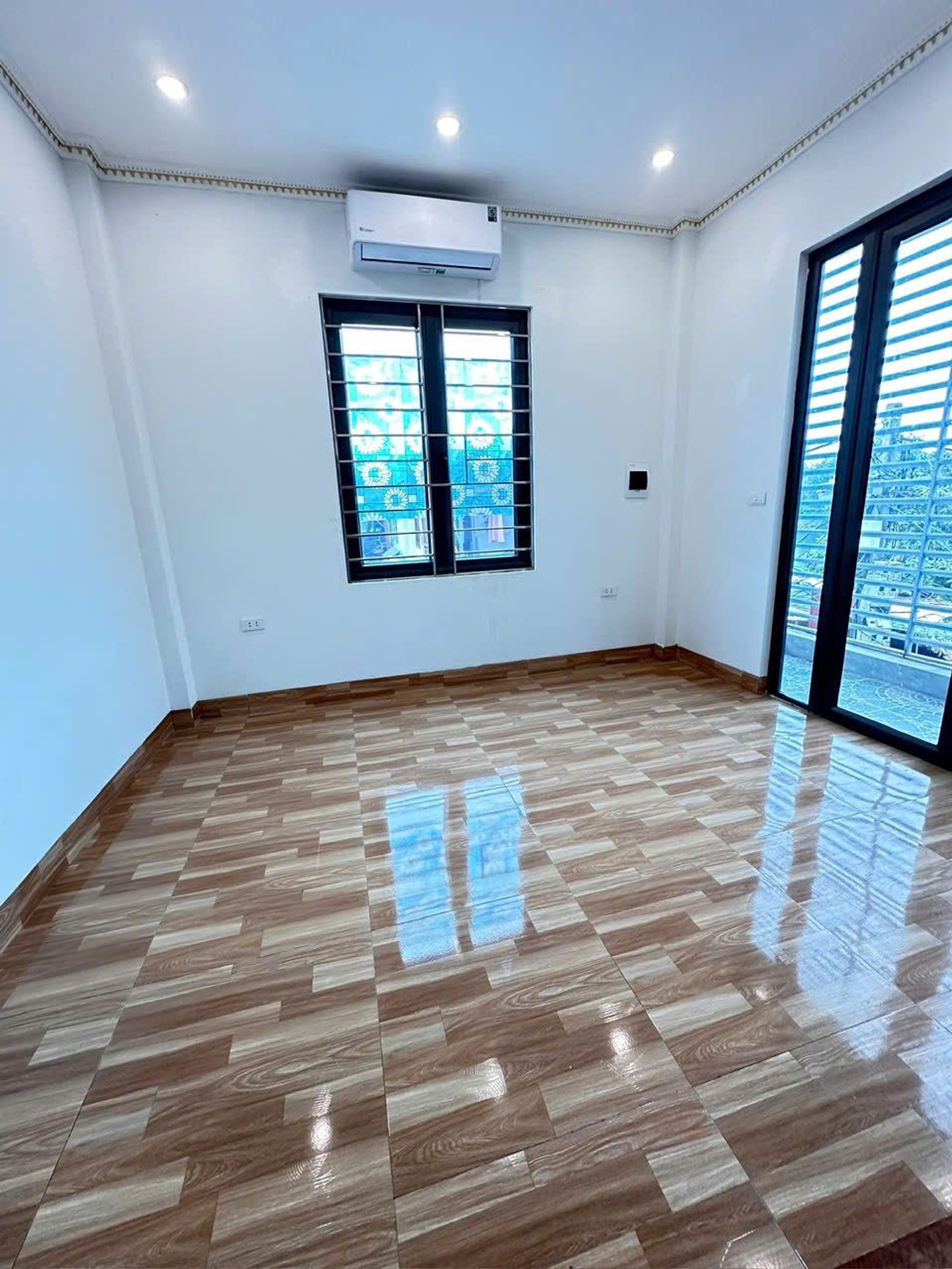 Bán nhà Đông Thiên - diện tích 45m2 3 tầng - Lô góc thoáng sáng - giá 2,95 tỷ