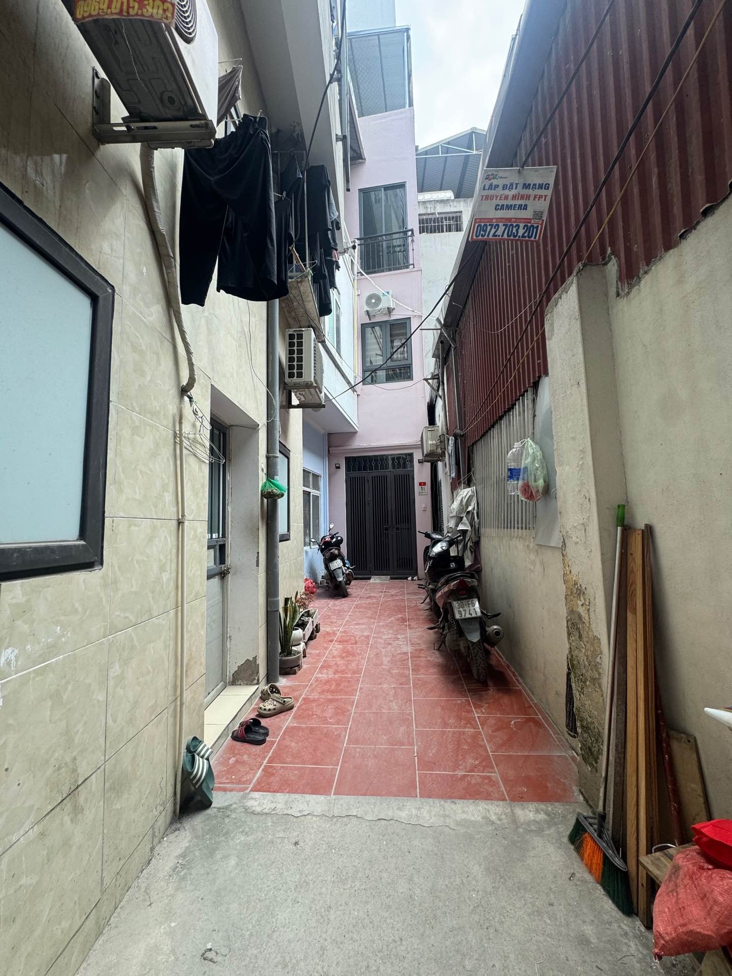 Bán nhà Định Công Thượng - diện tích 42m2 3 tầng - Sổ đỏ vuông đẹp nở hậu - giá 9,2 tỷ