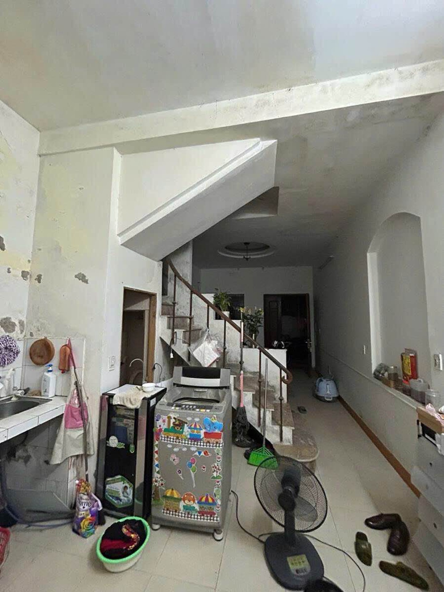 Bán nhà Định Công Thượng - diện tích 42m2 3 tầng - Sổ đỏ vuông đẹp nở hậu - giá 9,2 tỷ