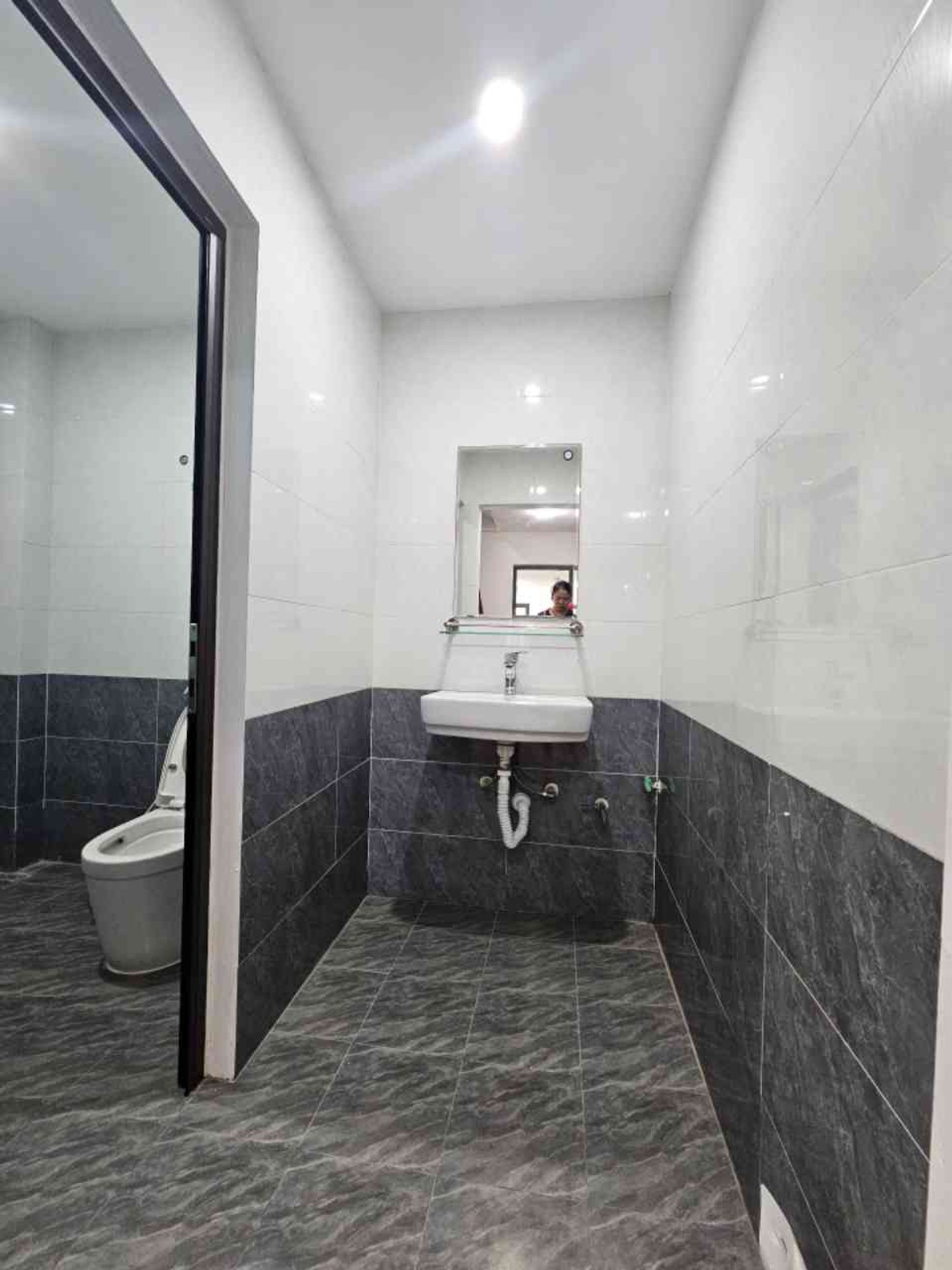 Bán nhà Giải Phóng - diện tích 81m2 7 tầng - Ô tô tránh - giá 28 tỷ