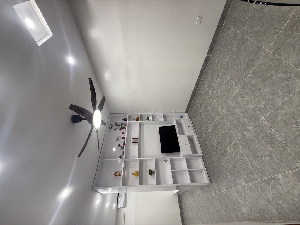 Bán nhà Lạc Trung - diện tích 63m2 2 tầng - Nhà đẹp hiếm có - giá 2,95 tỷ