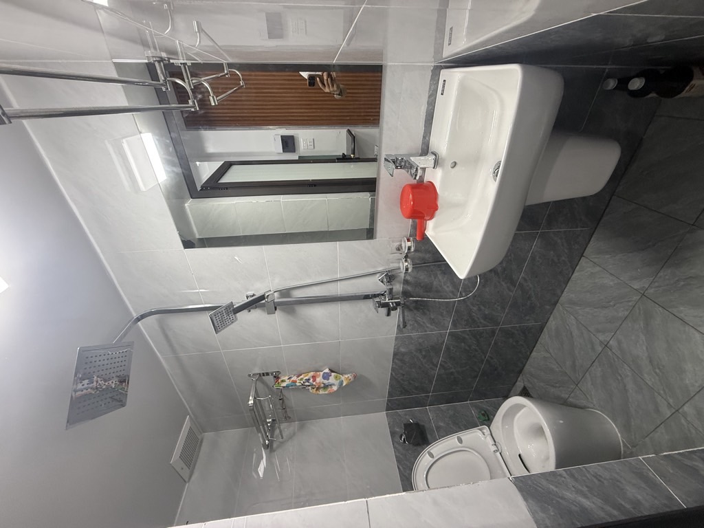 Bán nhà Lạc Trung - diện tích 63m2 2 tầng - Nhà đẹp hiếm có - giá 2,95 tỷ