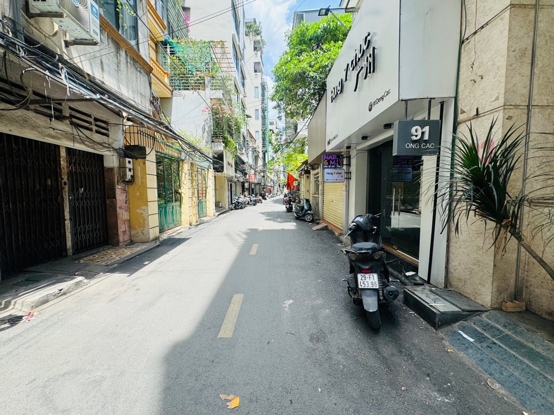Bán nhà Đông Các - diện tích 100m2 5 tầng - Ô tô vào nhà - giá 30,9 tỷ