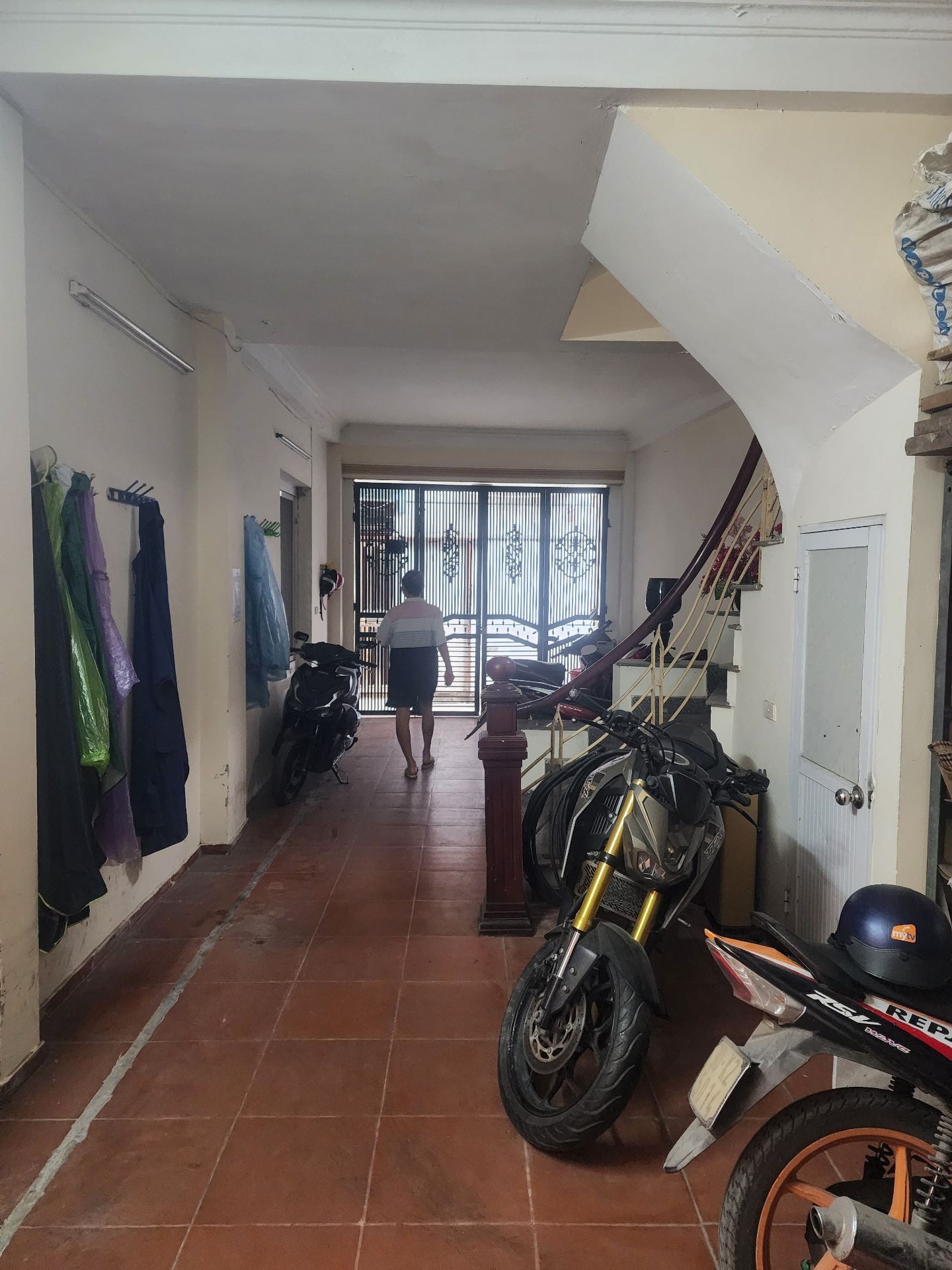 Bán nhà Trương Định - diện tích 50m2 5 tầng - Ô TÔ CÁCH 10M - giá 12,5 tỷ