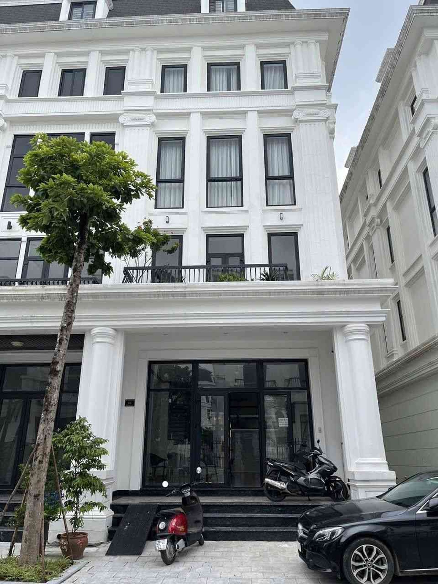Bán nhà Louis VII - diện tích 115m2 5 tầng - Lô góc 3 mặt thoáng - giá 40,5 tỷ
