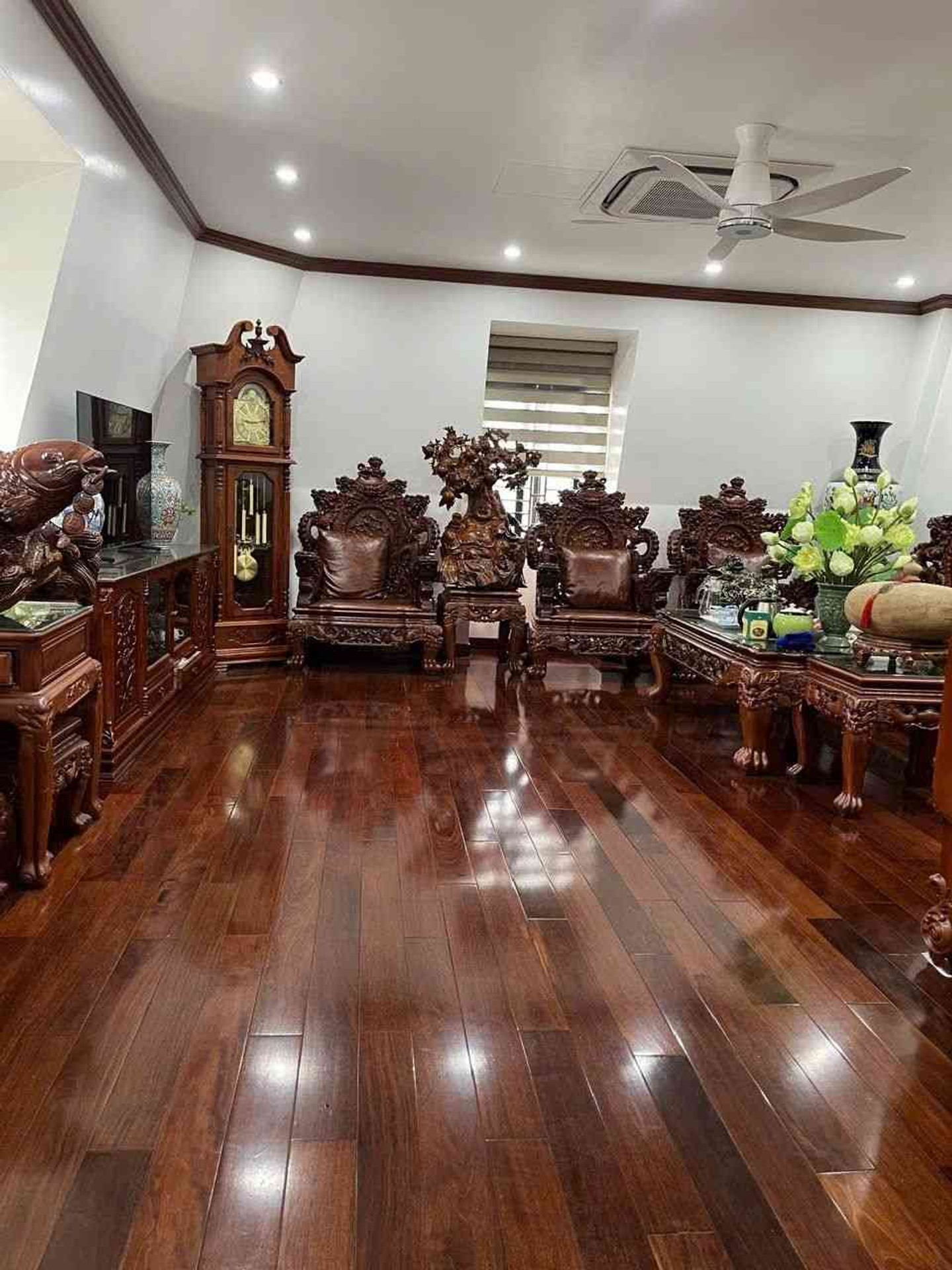 Bán nhà Louis VII - diện tích 115m2 5 tầng - Lô góc 3 mặt thoáng - giá 40,5 tỷ