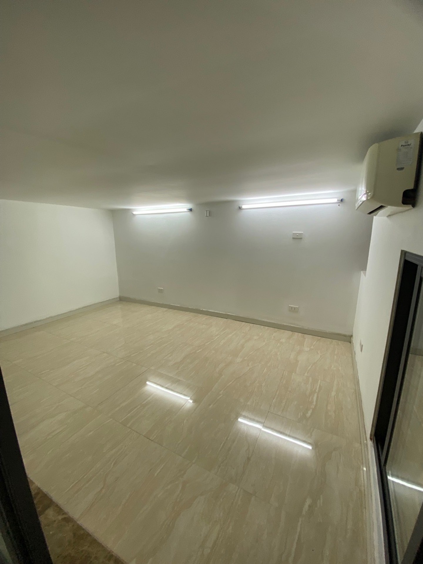 Bán nhà Lò Đúc - diện tích 30m2 1 tầng - Căn hộ tập thể Lò Đúc, khu vực VIP - giá 2,85 tỷ