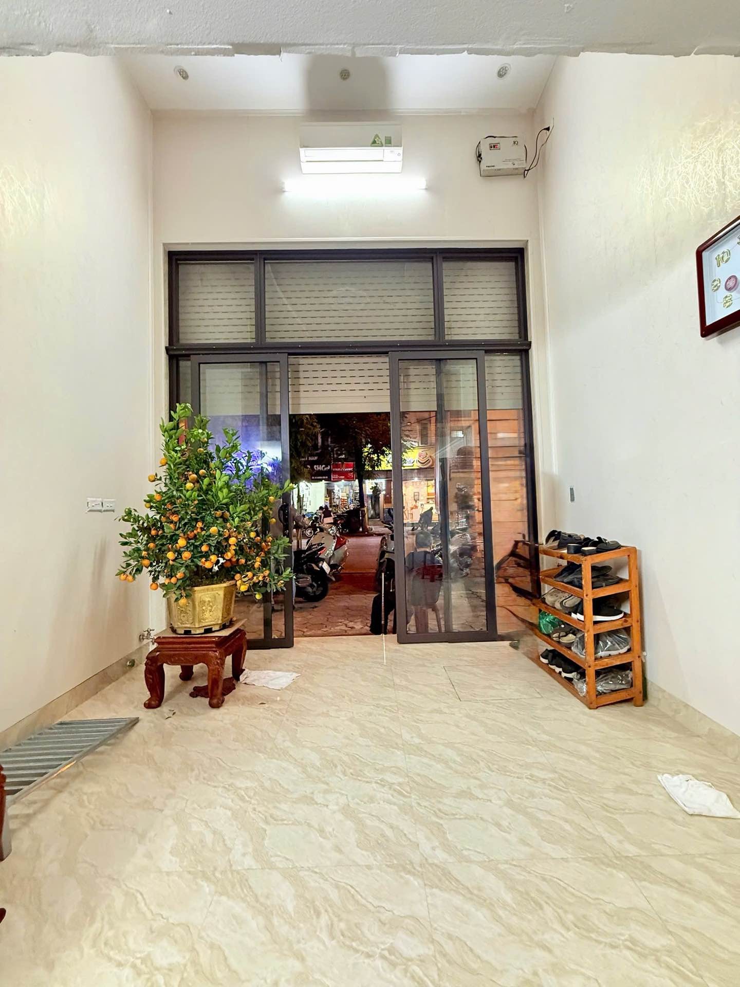 Bán nhà Dương Văn Bé - diện tích 60m2 3 tầng - Mặt phố kinh doanh sầm uất - giá 33 tỷ