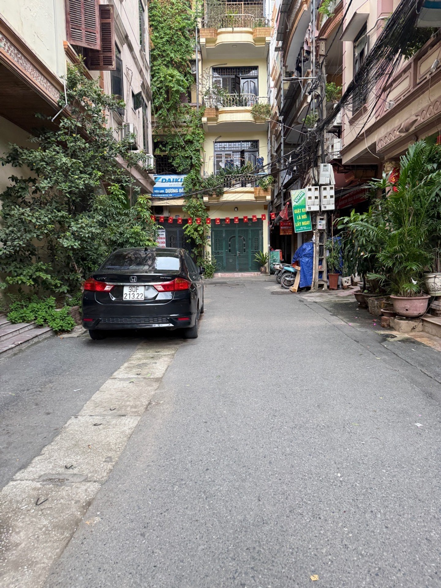 Bán nhà Đại La - diện tích 93m2 4 tầng - Ô tô tải đỗ cửa - giá 19,5 tỷ