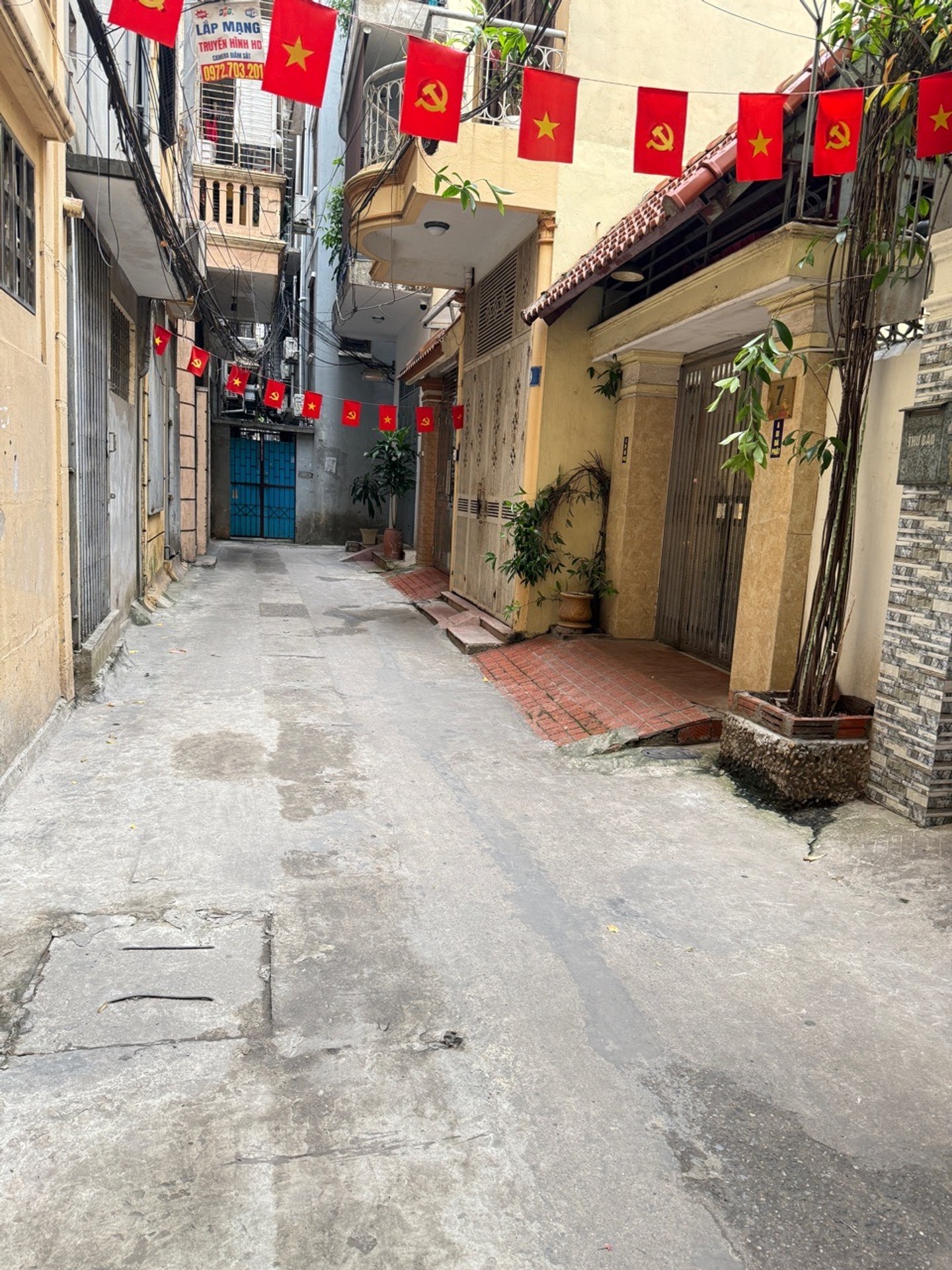 Bán nhà Đại La - diện tích 93m2 4 tầng - Ô tô tải đỗ cửa - giá 19,5 tỷ