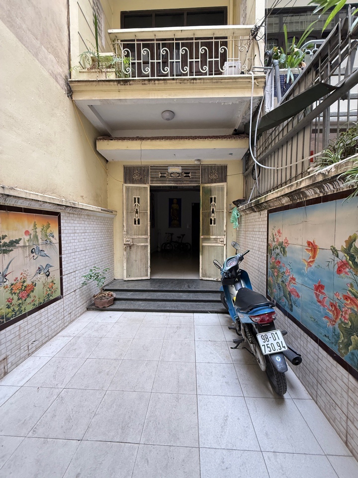 Bán nhà Đại La - diện tích 93m2 4 tầng - Ô tô tải đỗ cửa - giá 19,5 tỷ