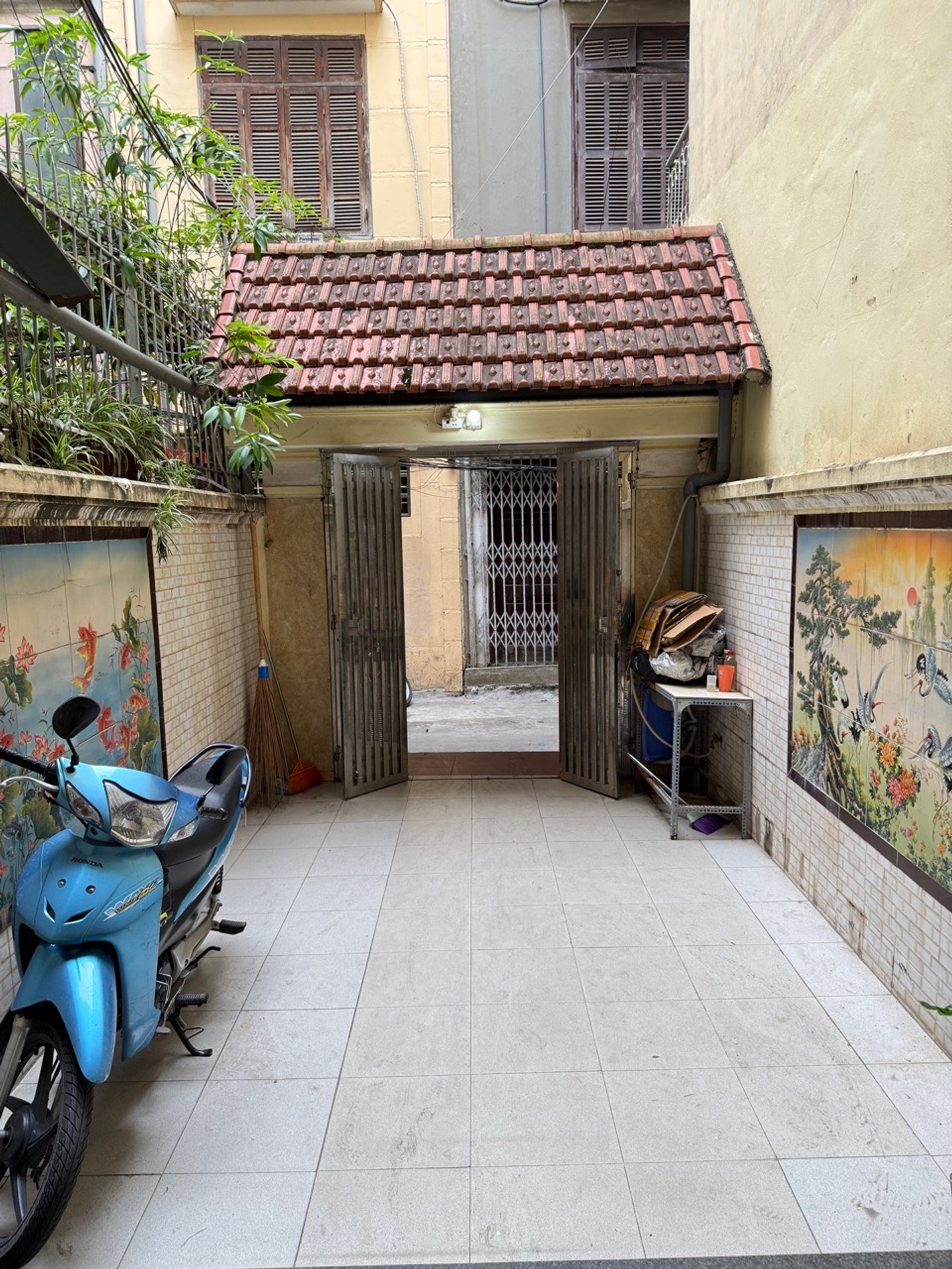 Bán nhà Đại La - diện tích 93m2 4 tầng - Ô tô tải đỗ cửa - giá 19,5 tỷ