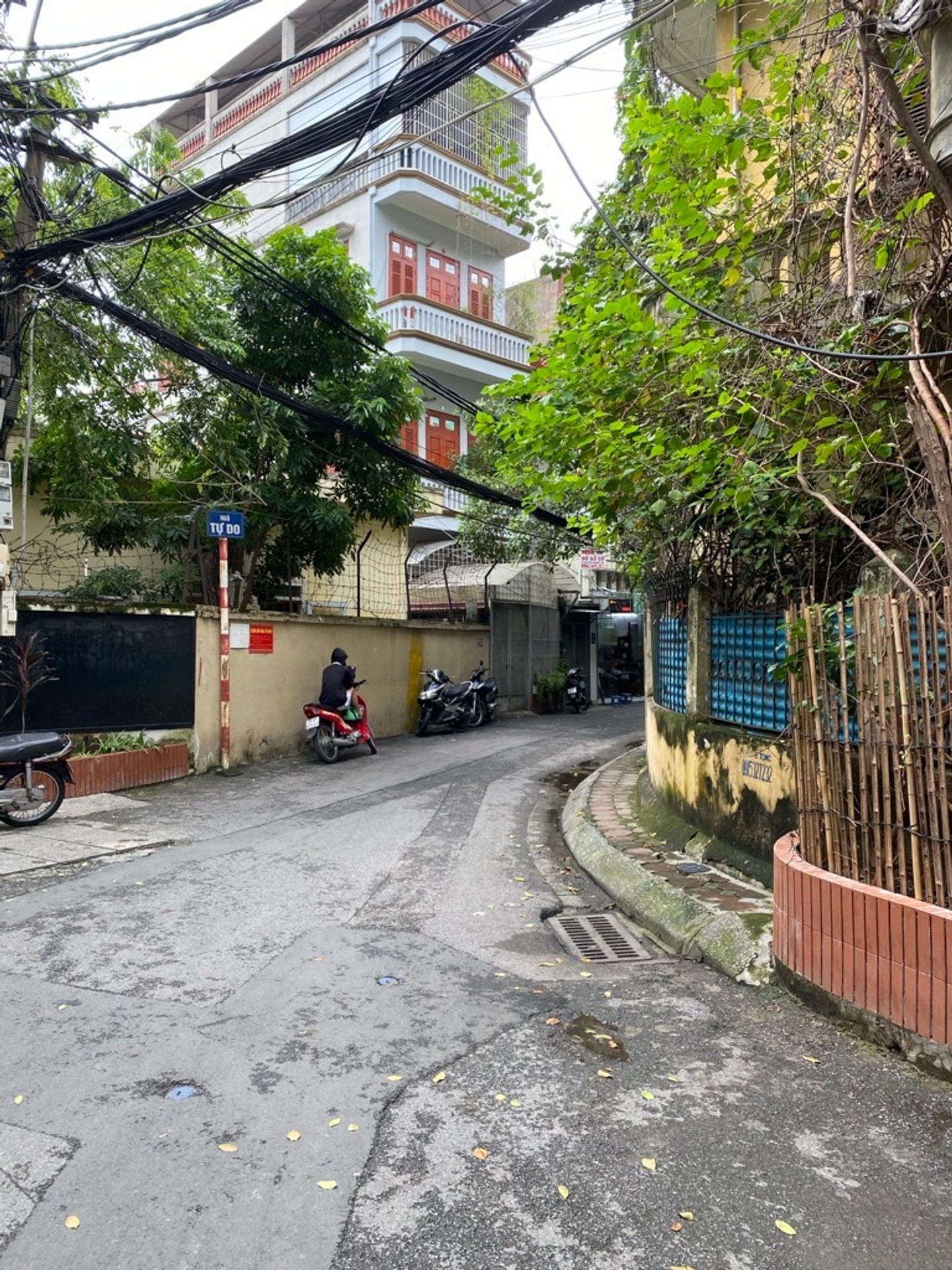 Bán nhà Đại La - diện tích 93m2 4 tầng - Ô tô tải đỗ cửa - giá 19,5 tỷ