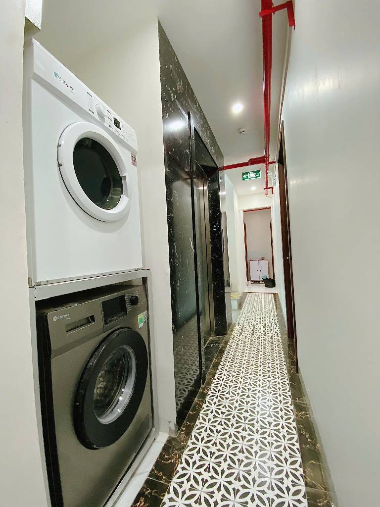 Bán nhà Nguyễn Chính - diện tích 92.2m2 7 tầng - Ô tô tránh - giá 28,5 tỷ