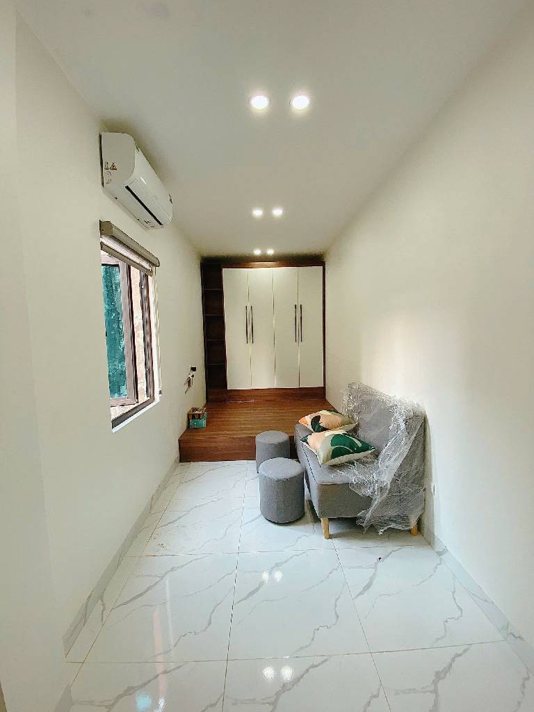 Bán nhà Nguyễn Chính - diện tích 92.2m2 7 tầng - Ô tô tránh - giá 28,5 tỷ