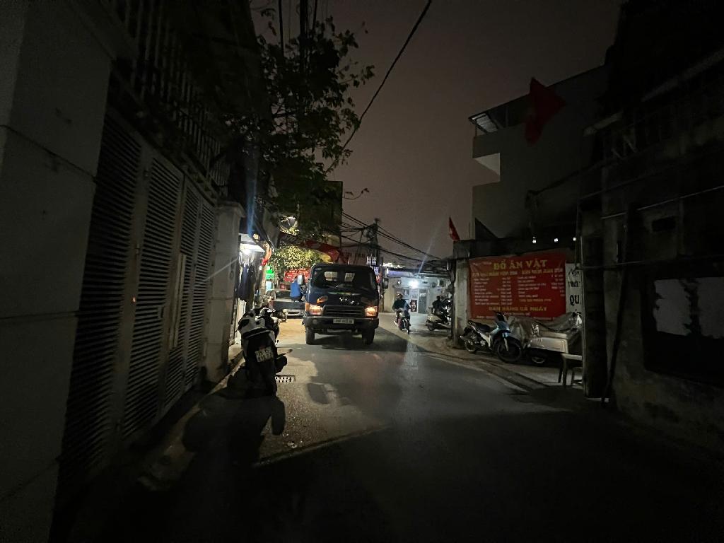 Bán nhà Nguyễn Chính - diện tích 92.2m2 7 tầng - Ô tô tránh - giá 28,5 tỷ