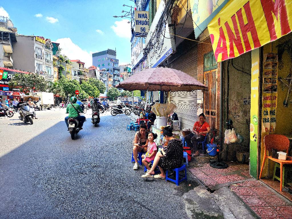 Bán nhà Kim Ngưu - diện tích 13m2 3 tầng - Nhà cũ, xây dựng chắc chắn - giá 2,4 tỷ