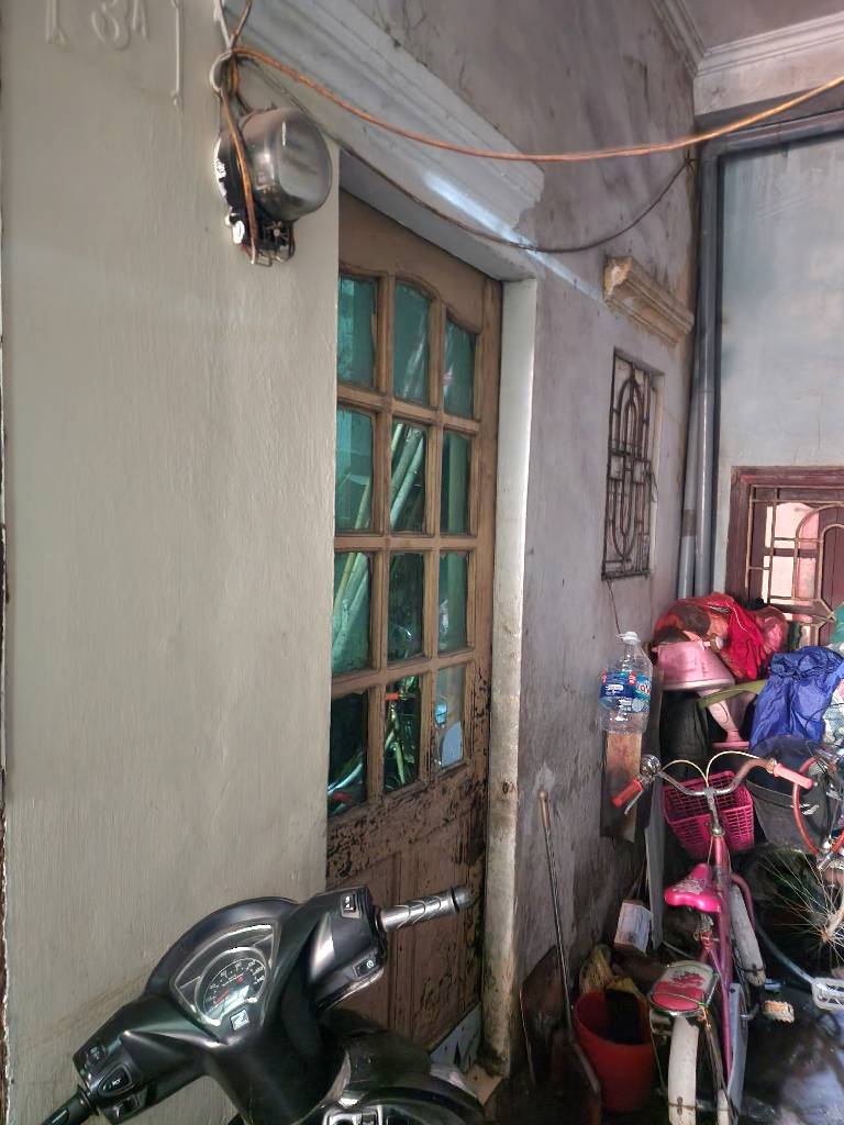 Bán nhà Kim Ngưu - diện tích 13m2 3 tầng - Nhà cũ, xây dựng chắc chắn - giá 2,4 tỷ