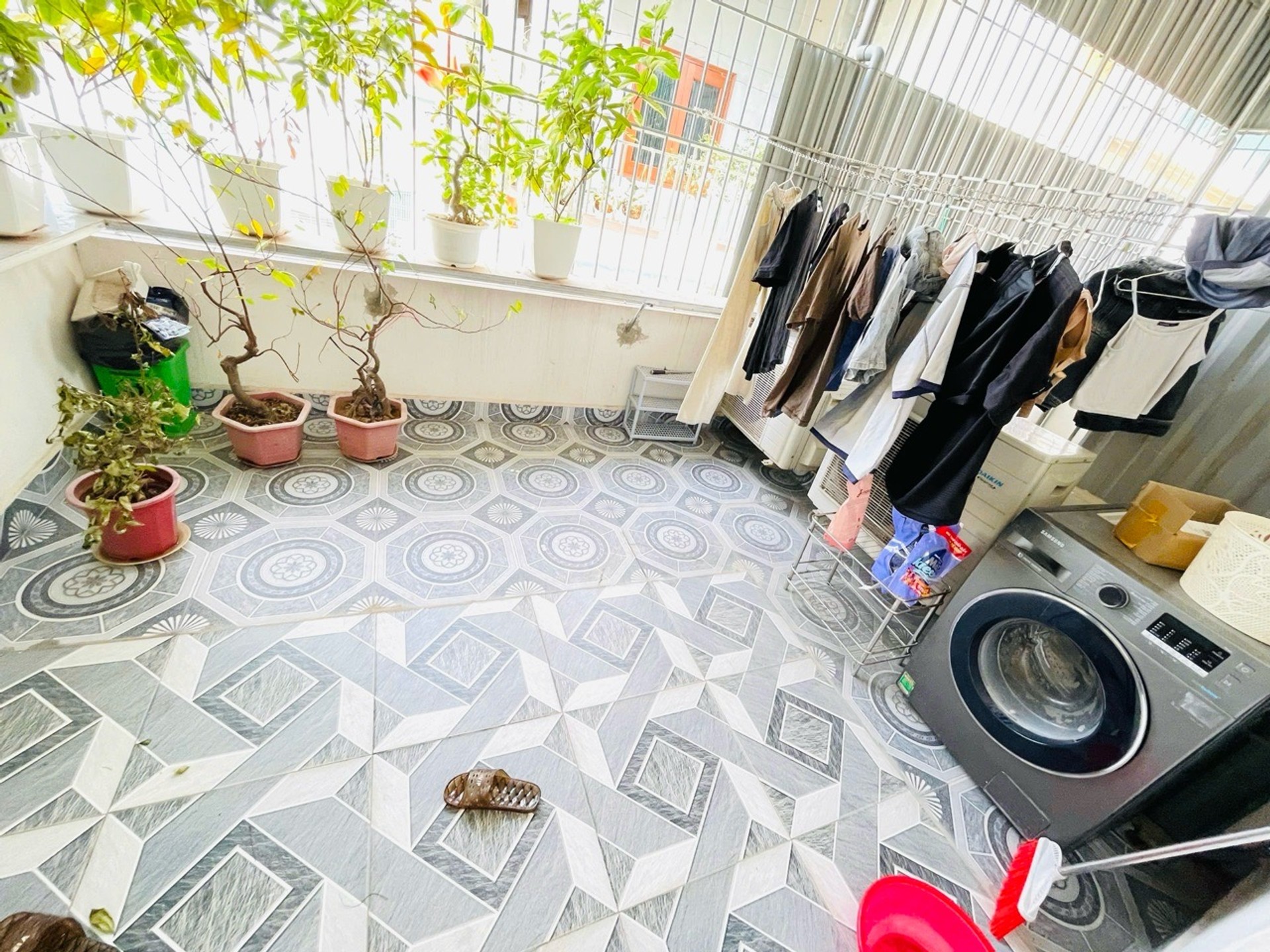 Bán nhà Lĩnh Nam - diện tích 37m2 5 tầng - Nhà mới koong, sổ đẹp phân lô - giá 9,5 tỷ