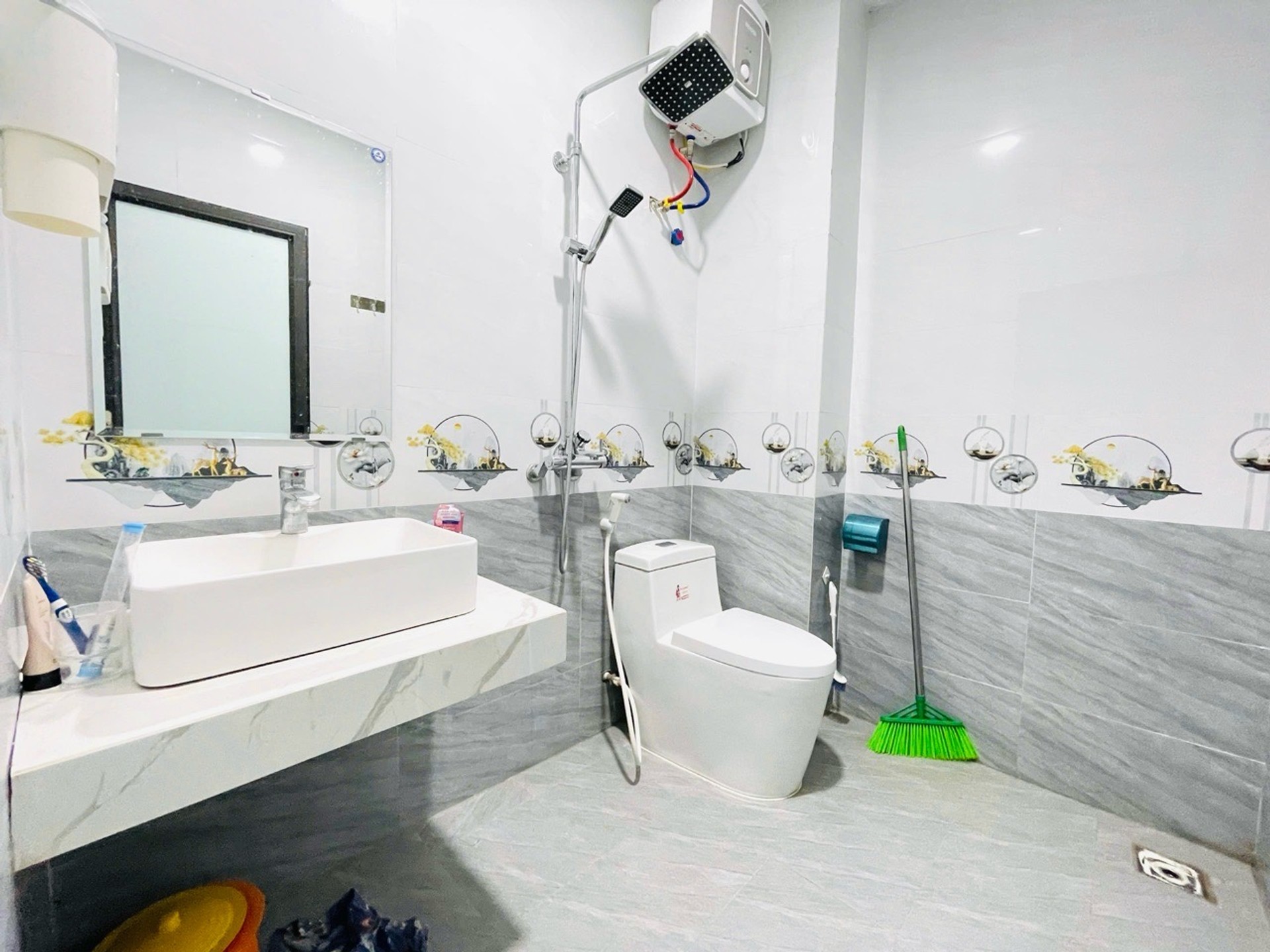 Bán nhà Lĩnh Nam - diện tích 37m2 5 tầng - Nhà mới koong, sổ đẹp phân lô - giá 9,5 tỷ