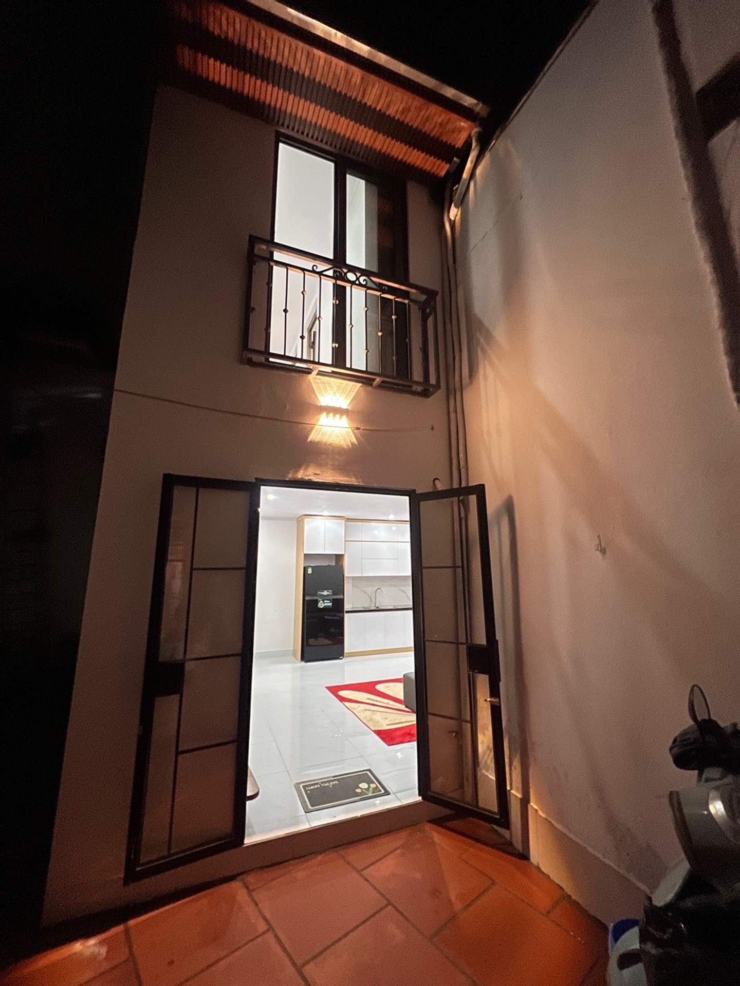 Bán nhà Đông Thiên - diện tích 31m2 2 tầng - Nhà đẹp ở ngay - giá 3,2 tỷ