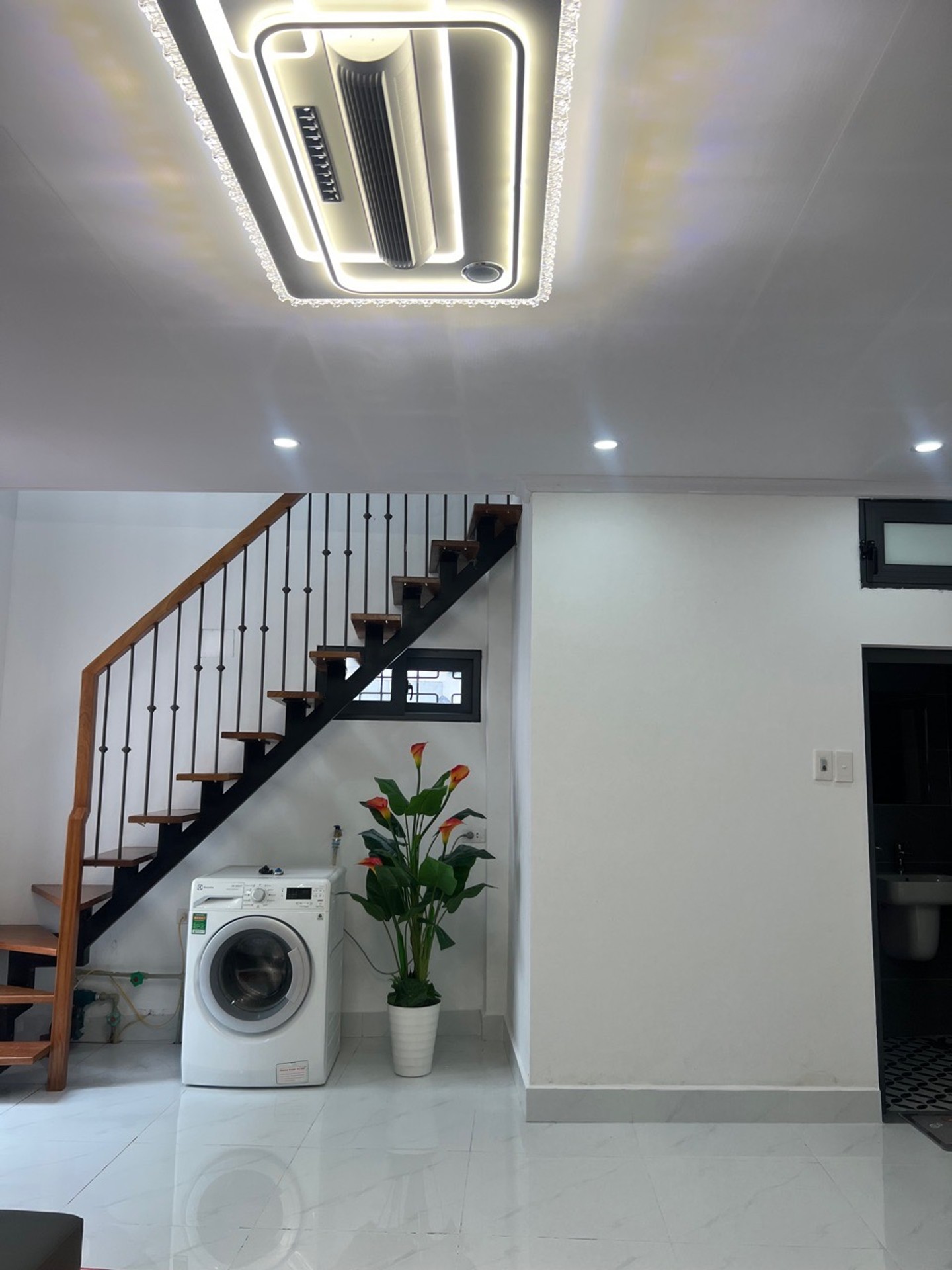Bán nhà Đông Thiên - diện tích 31m2 2 tầng - Nhà đẹp ở ngay - giá 3,2 tỷ
