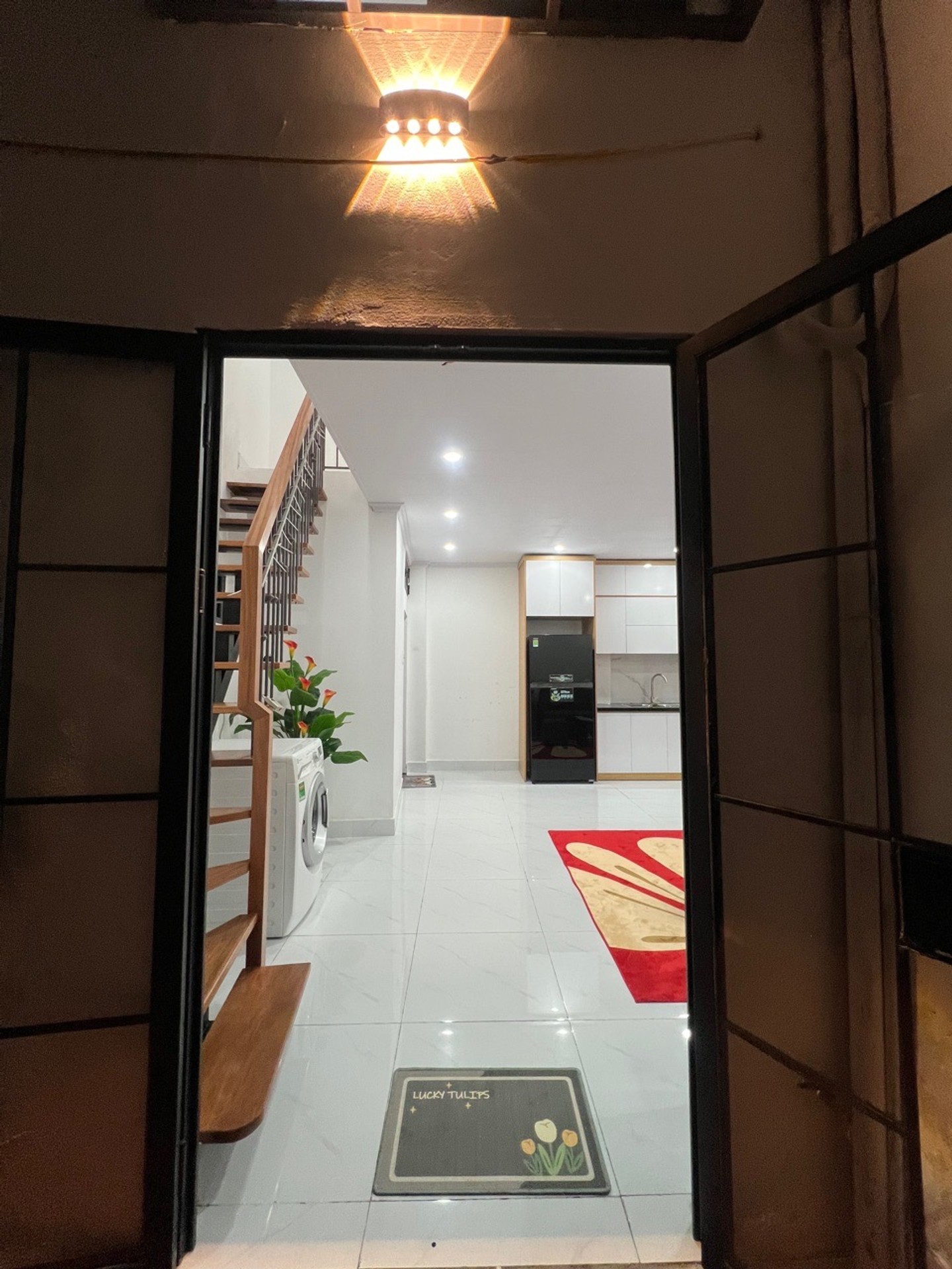 Bán nhà Đông Thiên - diện tích 31m2 2 tầng - Nhà đẹp ở ngay - giá 3,2 tỷ