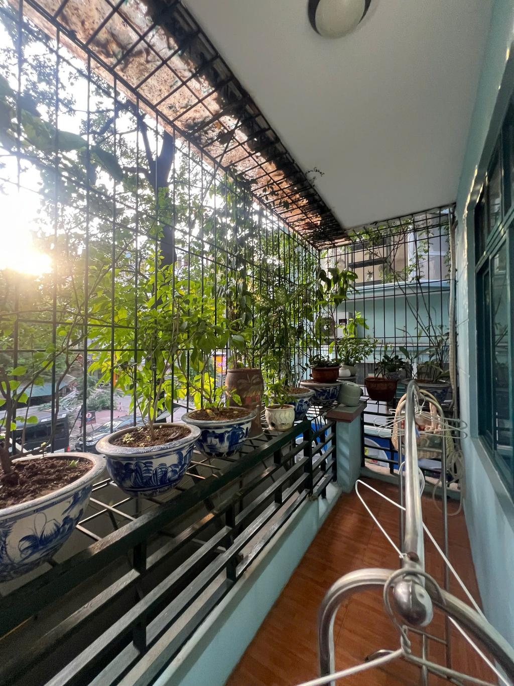 Bán nhà Nguyễn Thị Định - diện tích 97m2 4 tầng - Mặt phố VIP - giá 88 tỷ