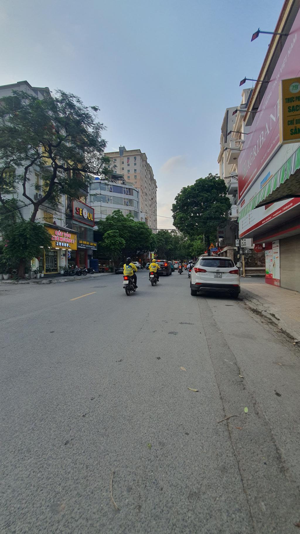 Bán nhà Nguyễn Thị Định - diện tích 97m2 4 tầng - Mặt phố VIP - giá 88 tỷ