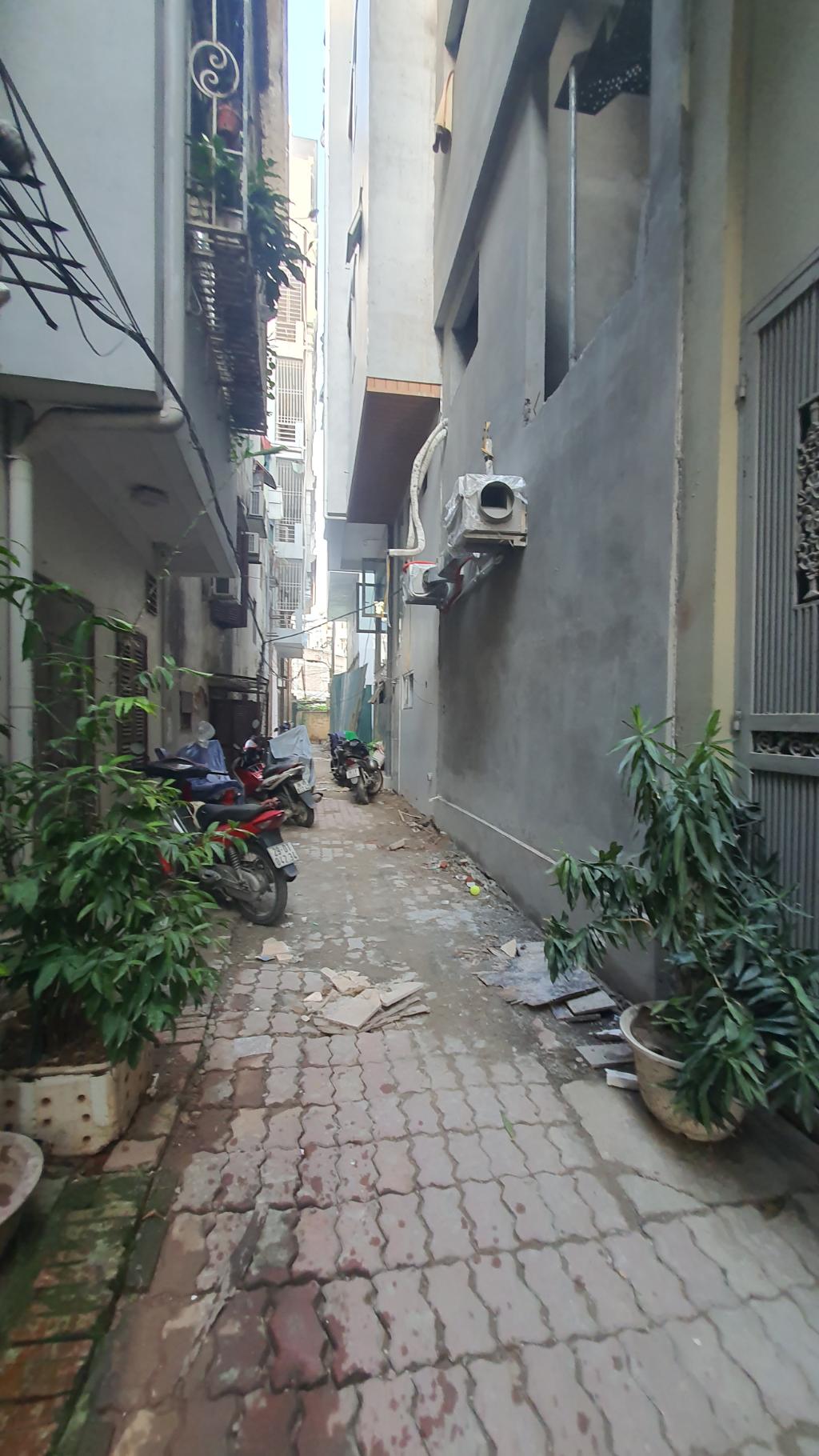 Bán nhà Nguyễn Thị Định - diện tích 97m2 4 tầng - Mặt phố VIP - giá 88 tỷ