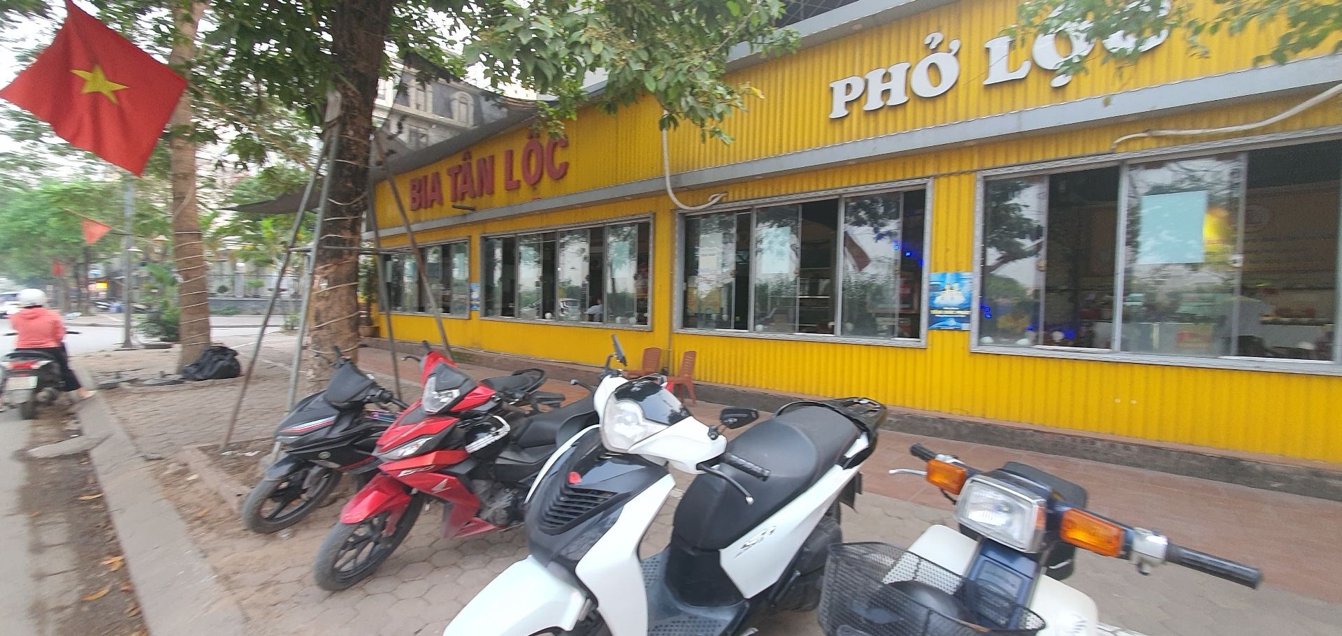 Bán nhà Ngõ 4 ô tô trở lên ( >11m) - diện tích 130m2 2 tầng - Lô góc 3 mặt thoáng - giá 64 tỷ