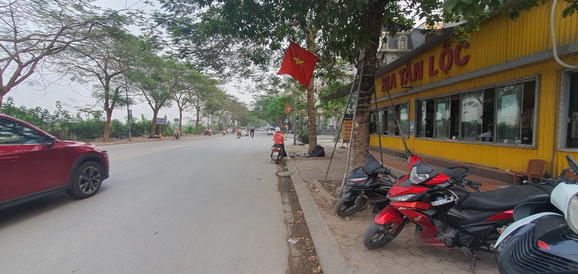 Bán nhà Ngõ 4 ô tô trở lên ( >11m) - diện tích 130m2 2 tầng - Lô góc 3 mặt thoáng - giá 64 tỷ