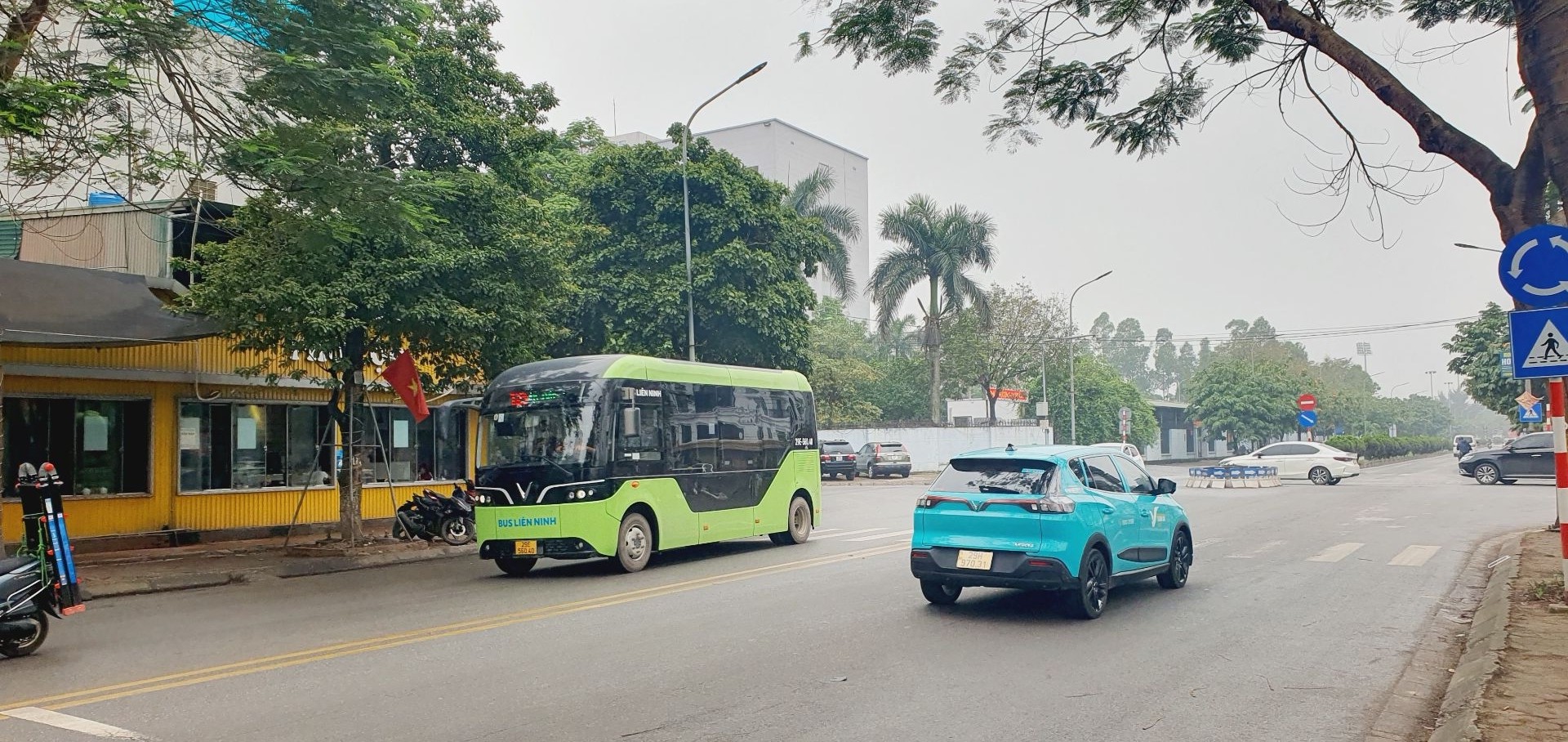 Bán nhà Ngõ 4 ô tô trở lên ( >11m) - diện tích 130m2 2 tầng - Lô góc 3 mặt thoáng - giá 64 tỷ