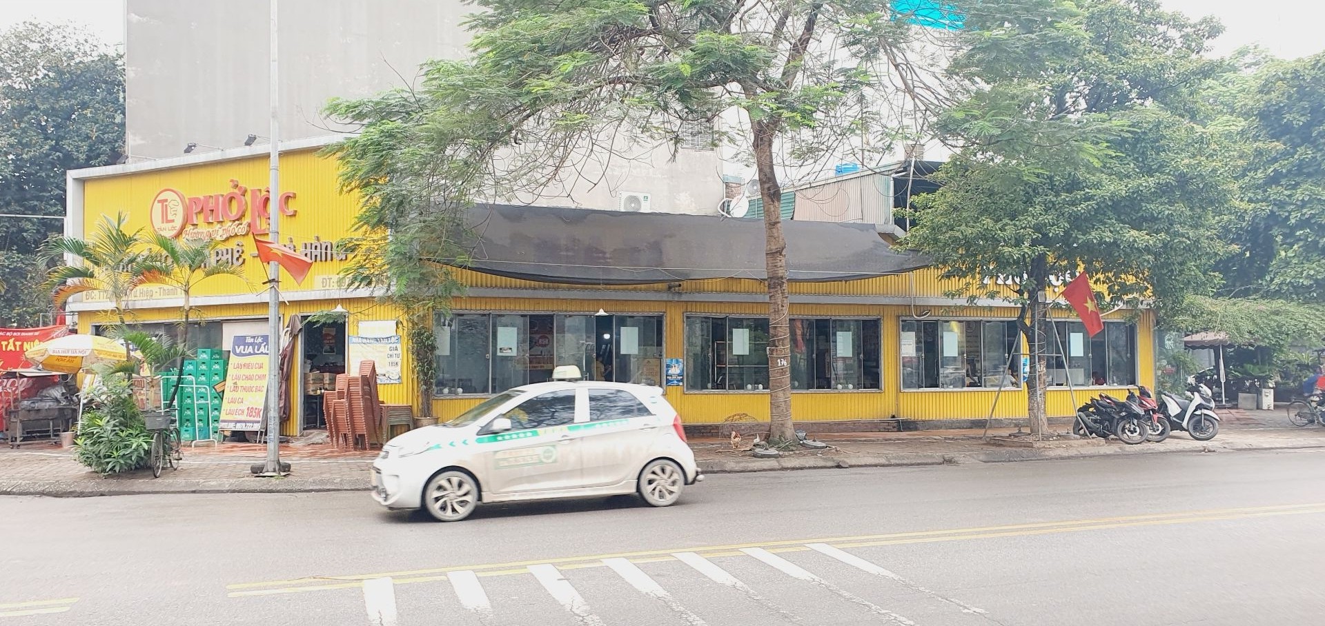 Bán nhà Ngõ 4 ô tô trở lên ( >11m) - diện tích 130m2 2 tầng - Lô góc 3 mặt thoáng - giá 64 tỷ