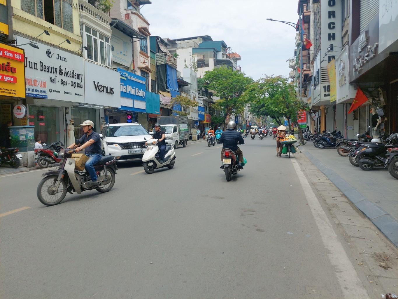 Bán nhà Đại La - diện tích 264m2 9 tầng - Mặt phố kinh doanh - giá 160 tỷ