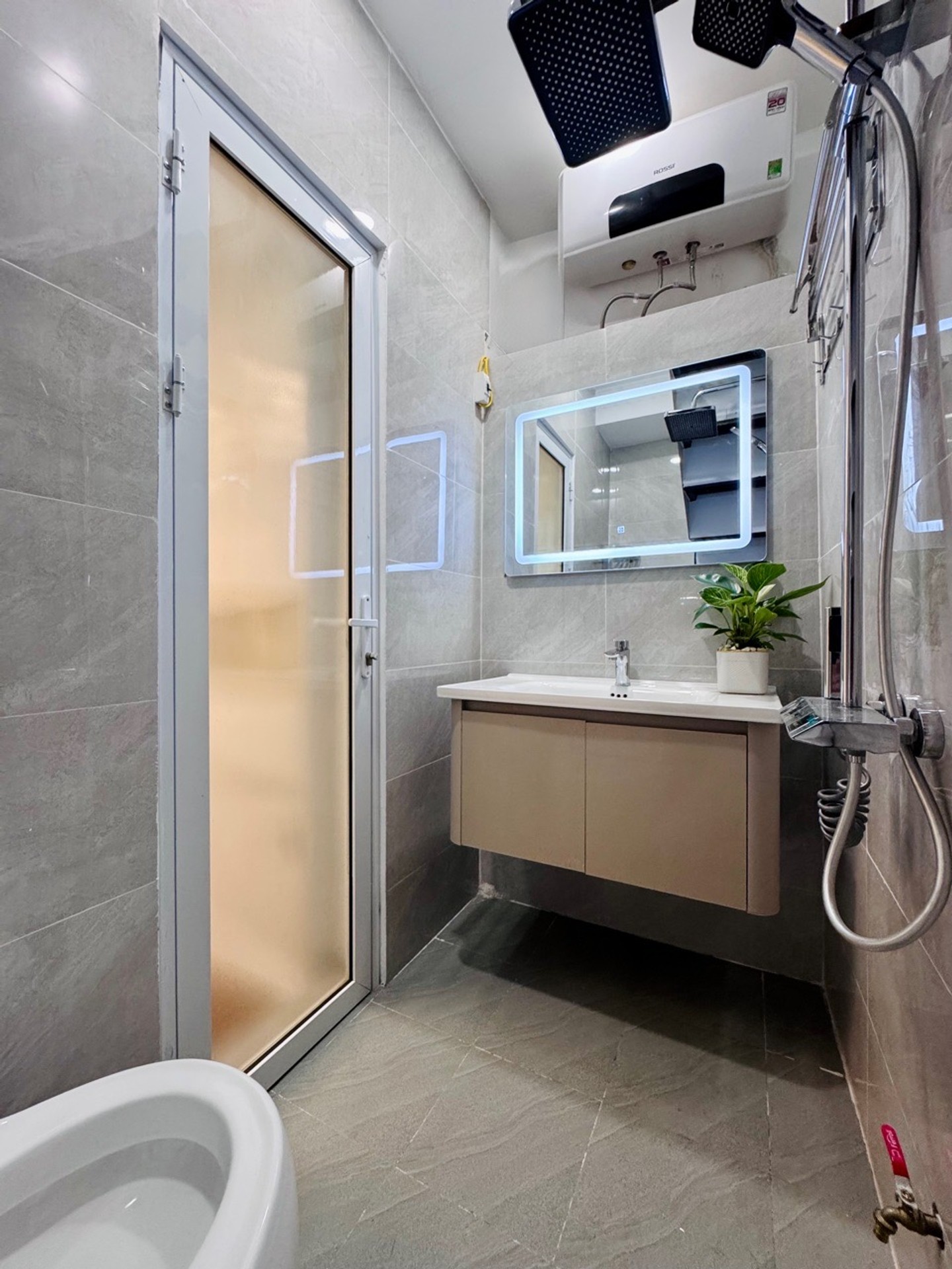 Bán nhà Vũ Hữu - diện tích 17m2 4 tầng - Ngõ thông cực kỳ hiếm - giá 5,2 tỷ
