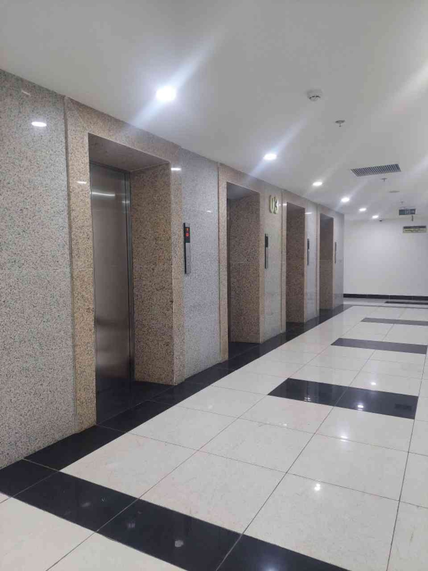 Bán nhà CT2 Đại Kim - diện tích 122m2 1 tầng - Căn hộ lô góc 3 mặt thoáng - giá 7,8 tỷ