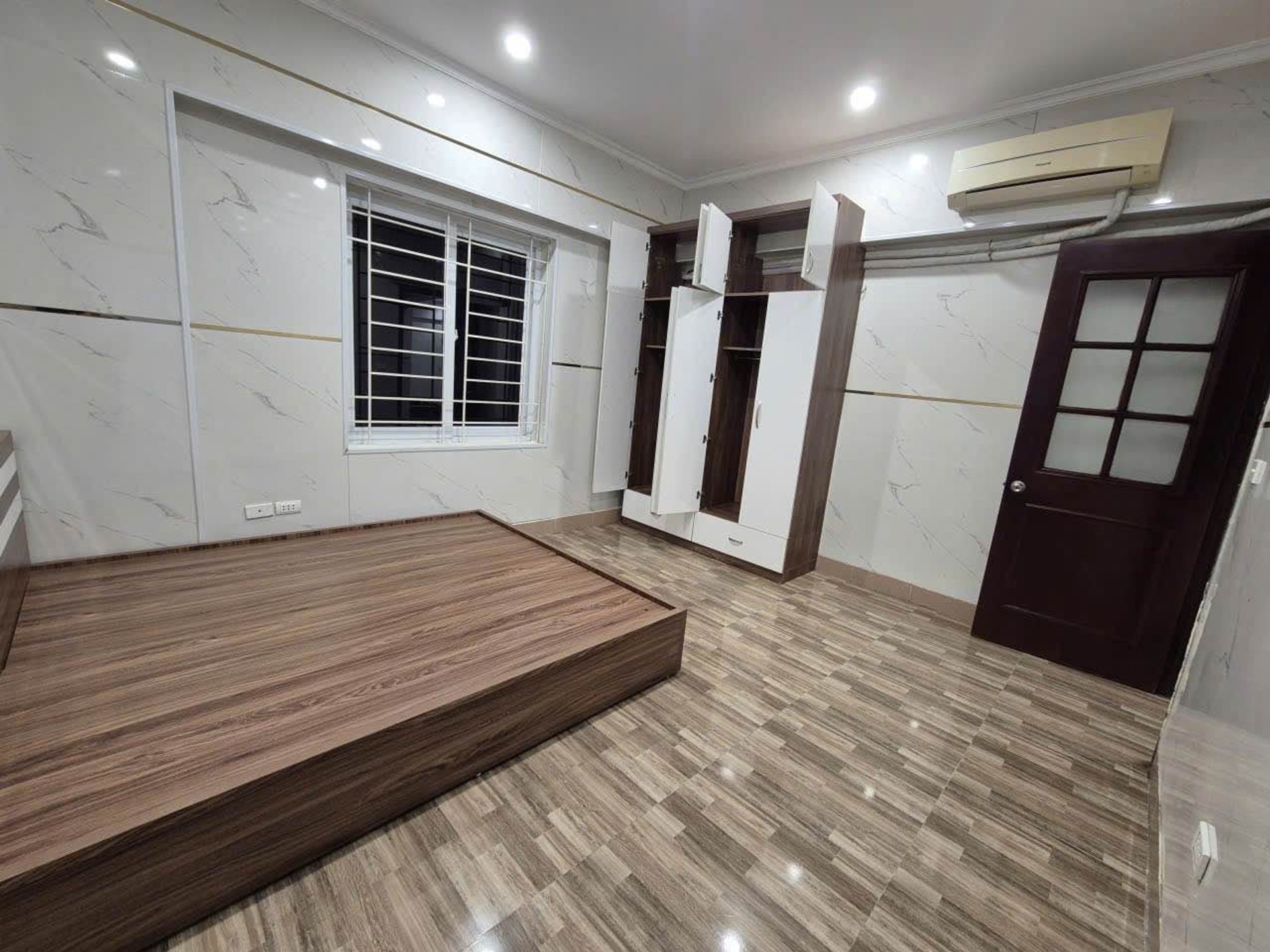Bán nhà Nghiêm Xuân Yêm - diện tích 82m2 6 tầng - Nhà đẹp hiếm có - giá 6,8 tỷ