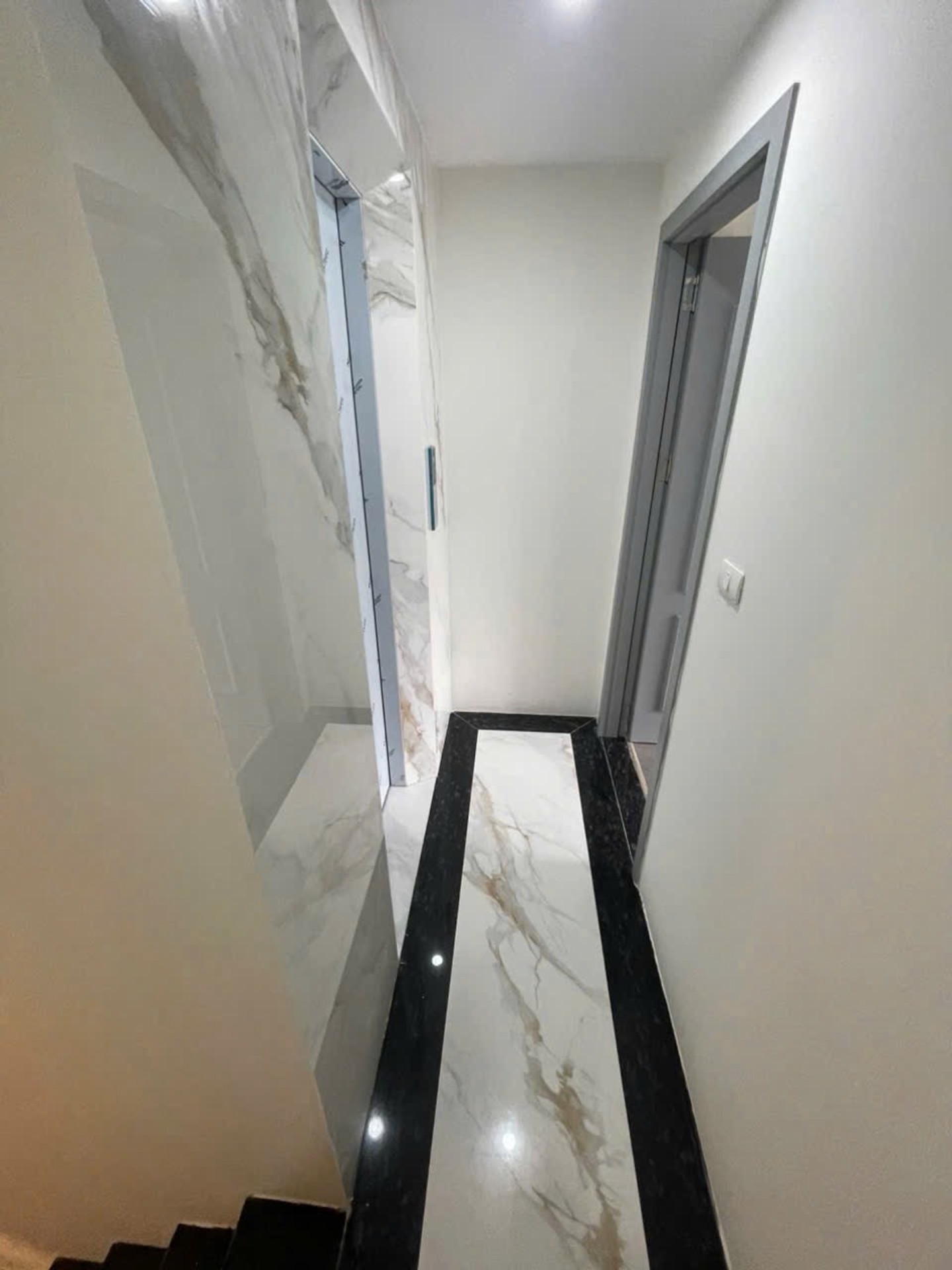 Bán nhà Trương Định - diện tích 27m2 6 tầng - Ô TÔ DỪNG ĐỖ NGÀY ĐÊM - giá 11,98 tỷ