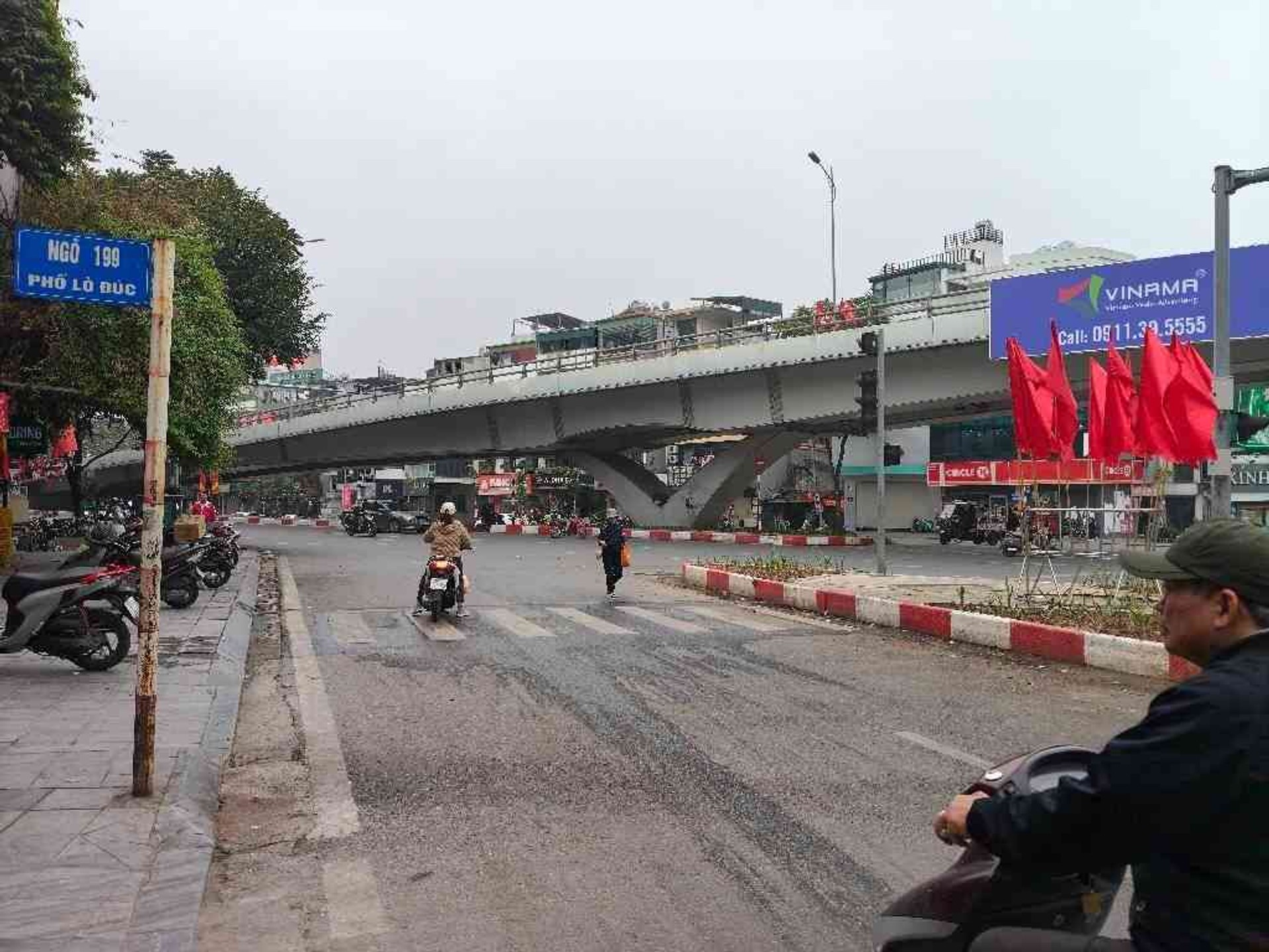 Bán nhà Lò Đúc - diện tích 40m2 6 tầng - Lô góc 3 mặt thoáng - giá 13,5 tỷ