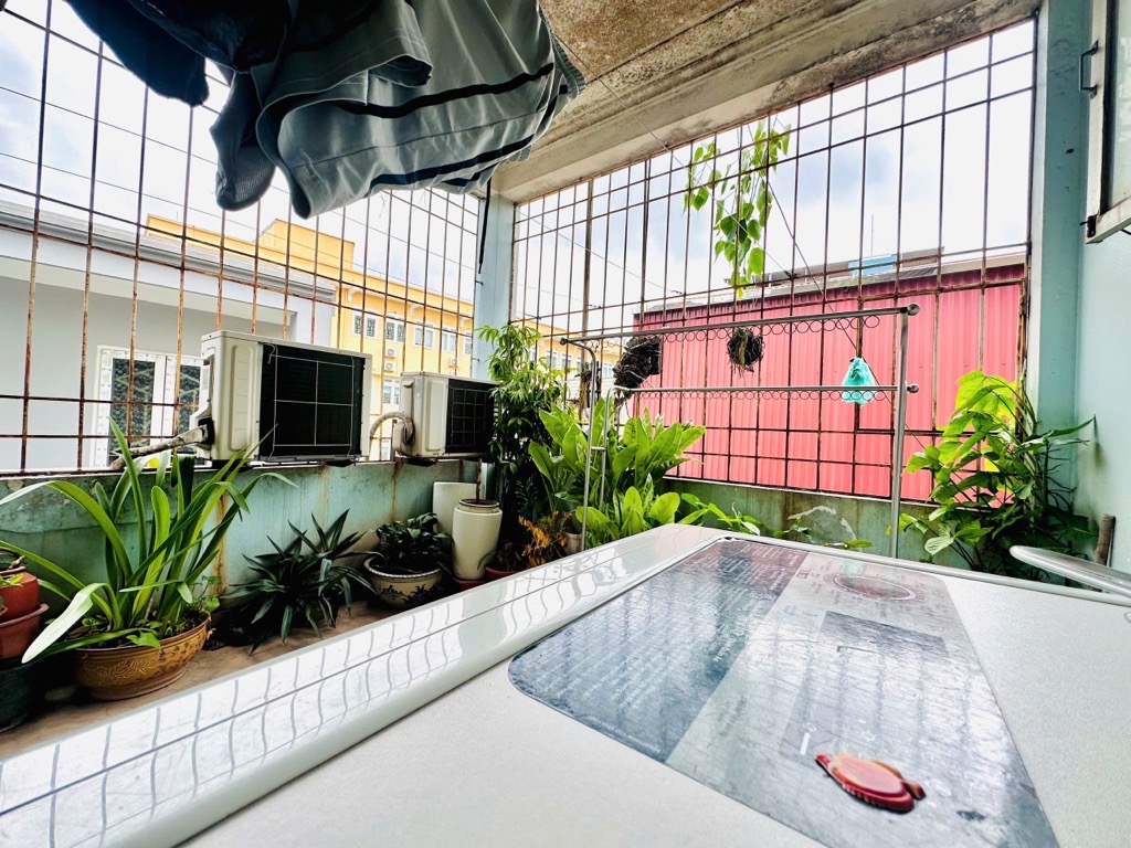 Bán nhà Chùa Quỳnh - diện tích 43m2 5 tầng - Ô TÔ DỪNG ĐỖ VỈA HÈ - giá 23 tỷ