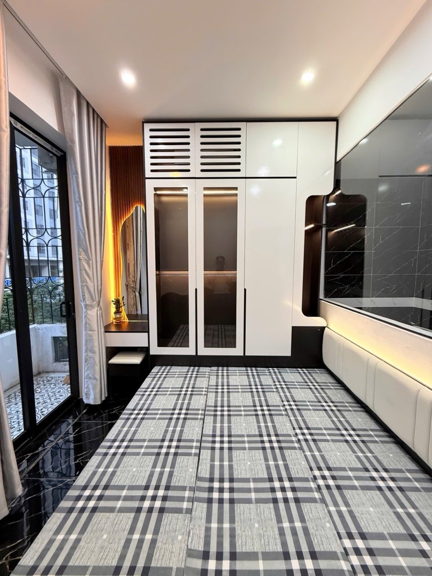 Bán nhà ngõ 67 Phùng Khoang - diện tích 70m2 3 tầng - Căn hộ 3PN - giá 4,39 tỷ