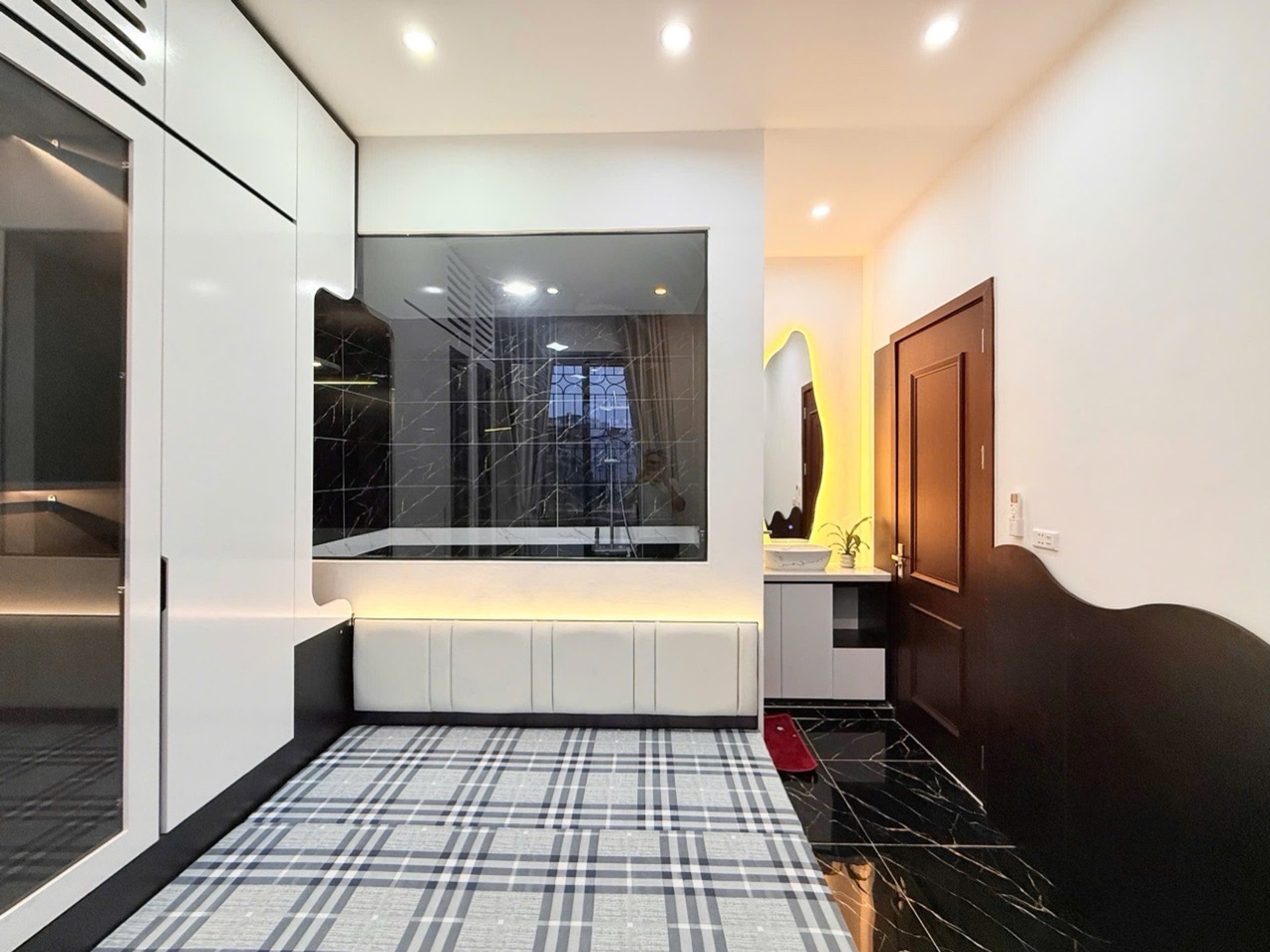 Bán nhà ngõ 67 Phùng Khoang - diện tích 70m2 3 tầng - Căn hộ 3PN - giá 4,39 tỷ