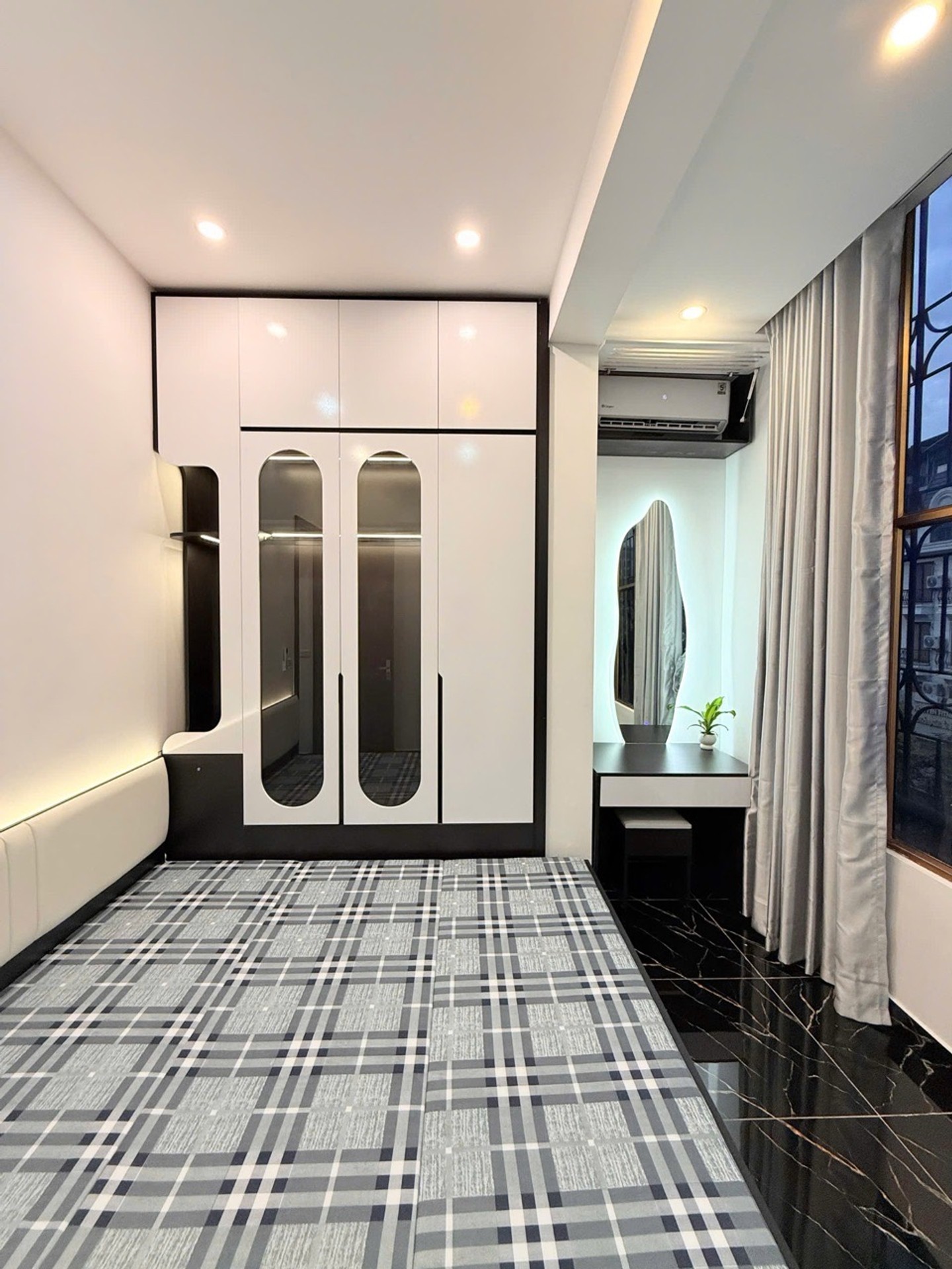 Bán nhà ngõ 67 Phùng Khoang - diện tích 70m2 3 tầng - Căn hộ 3PN - giá 4,39 tỷ