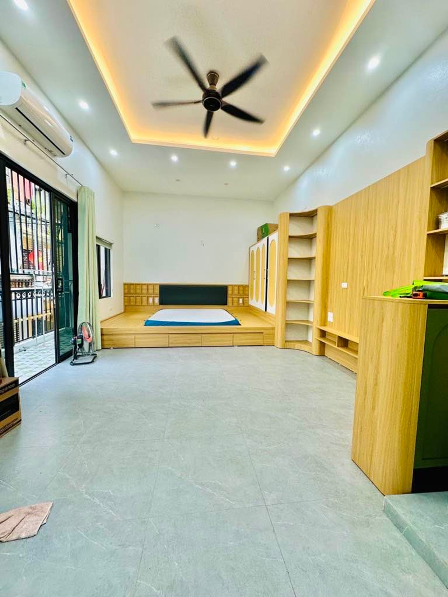 Bán nhà Tân Mai - diện tích 41m2 1 tầng - Ô tô đỗ sát nhà - giá 2,3 tỷ