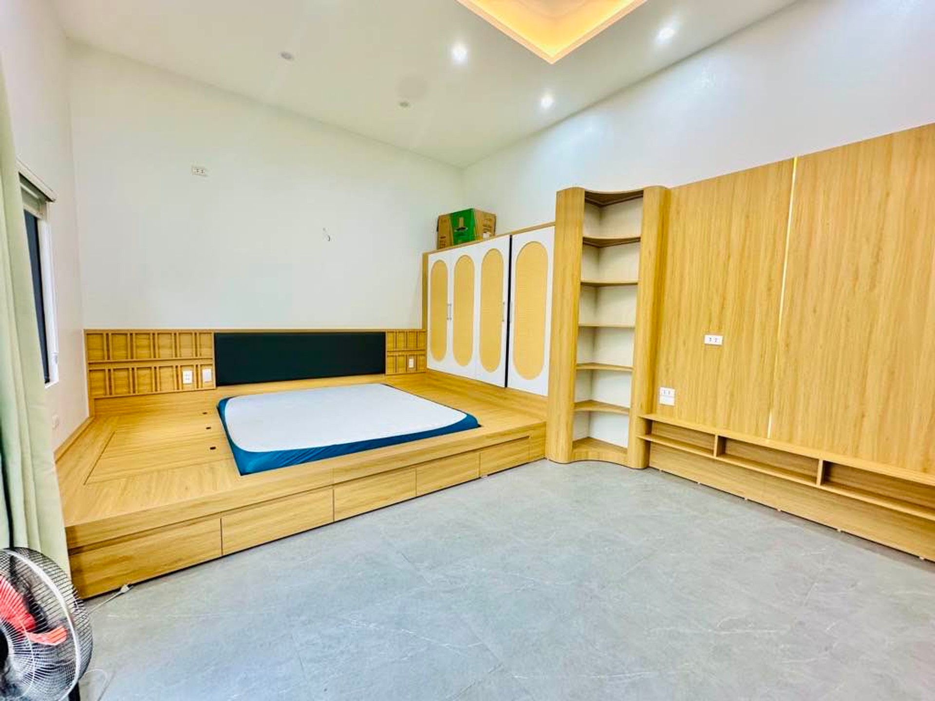 Bán nhà Tân Mai - diện tích 41m2 1 tầng - Ô tô đỗ sát nhà - giá 2,3 tỷ