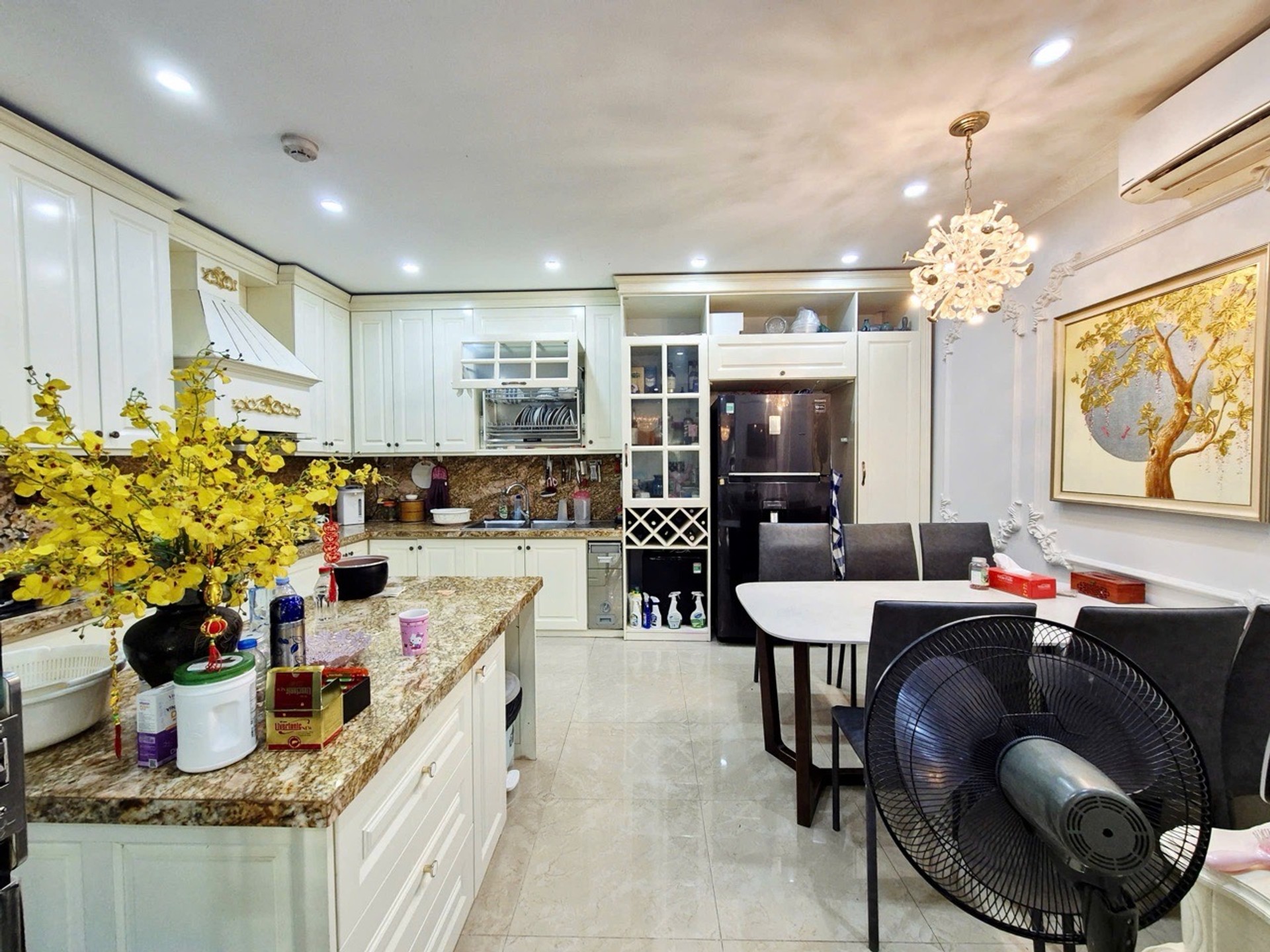 Bán nhà Ô DV06 - diện tích 60m2 5 tầng - Đường xe tải tránh, ô tô vào nhà - giá 23,6 tỷ